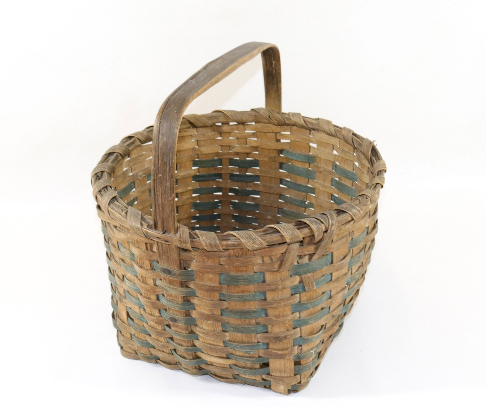 WOVEN NATIVE AMERICAN TOURIST BASKET: BENTWOOD HANDLE WITH COLOR WEAVERS (BLUE/GREEN) SIZE: 12 1/2" X 12 1/2" X 12 1/2"