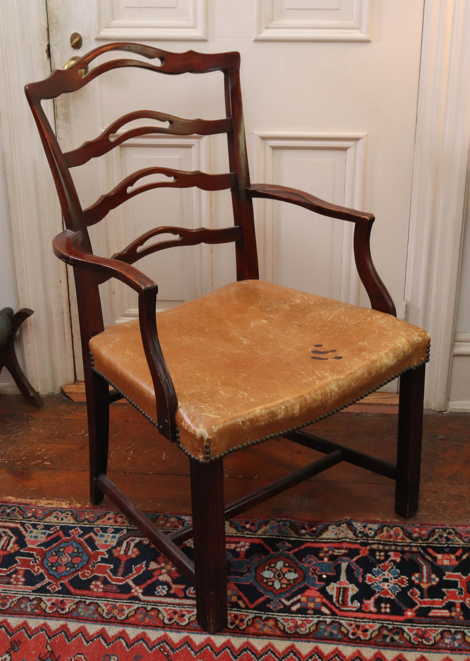 MAHOGANY ARMCHAIR: CHIPPENDALE STYLE ARMCHAIR