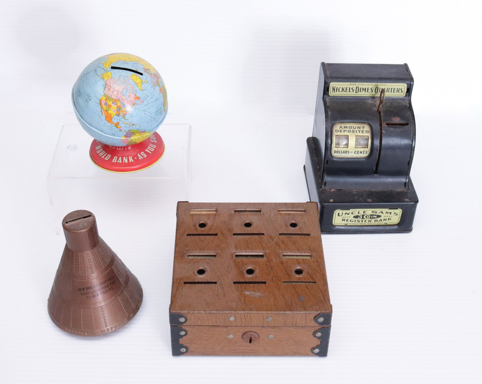 GROUP LOT OF VINTAGE BANKS (1 of 4)