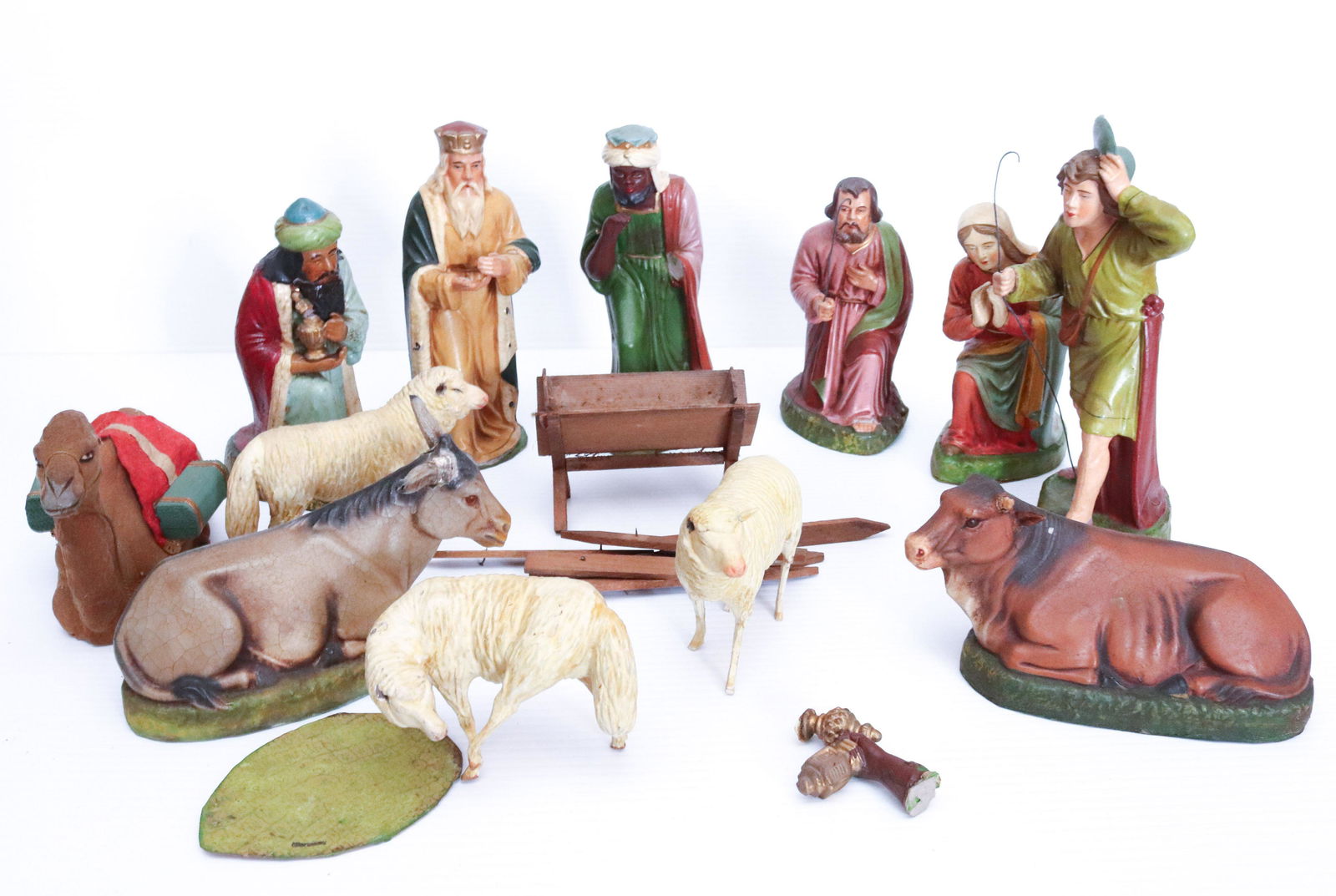 ANTIQUE GERMAN NATIVITY SCENE (1 of 12)