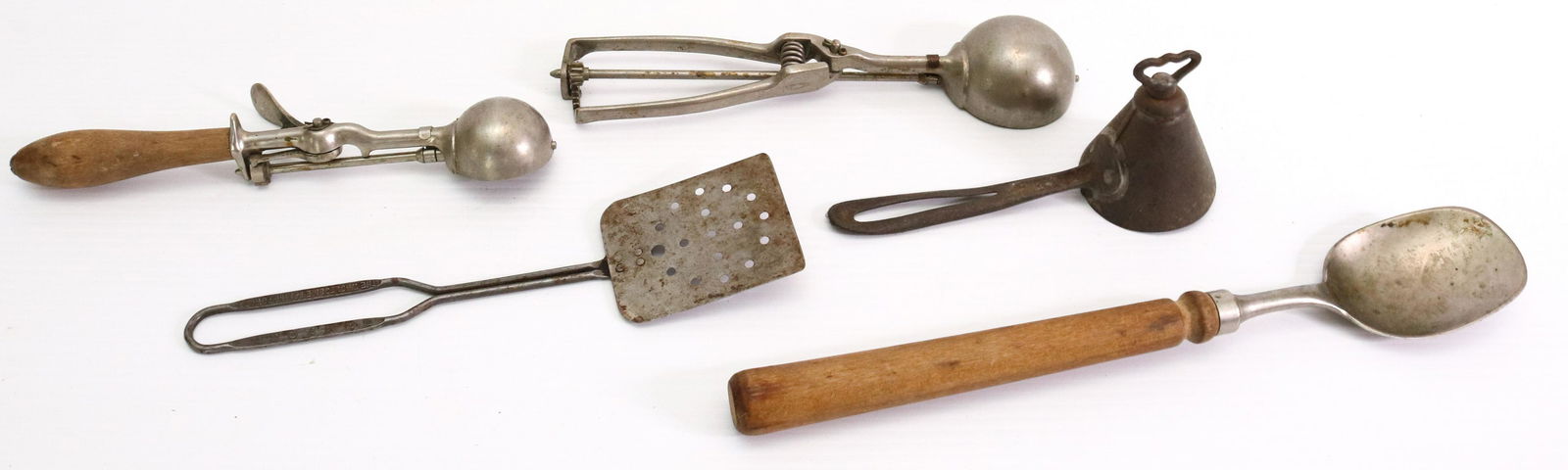 GROUP LOT OF ICE CREAM DIPPERS (1 of 2)
