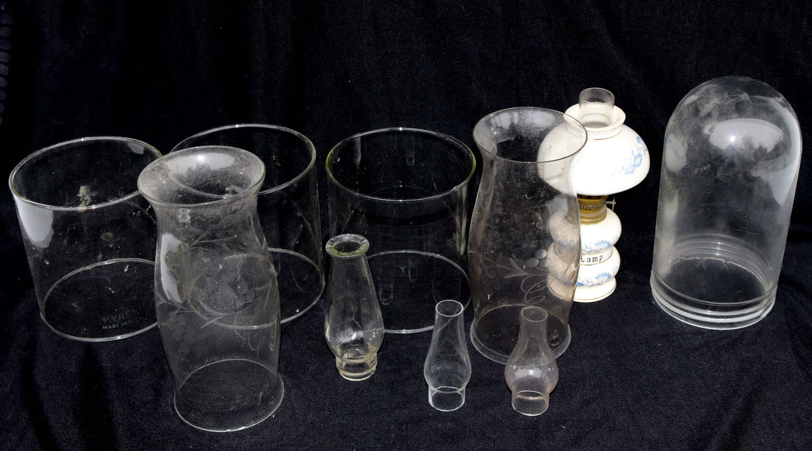 ASSORTED LIGHTING LOT (1 of 5)