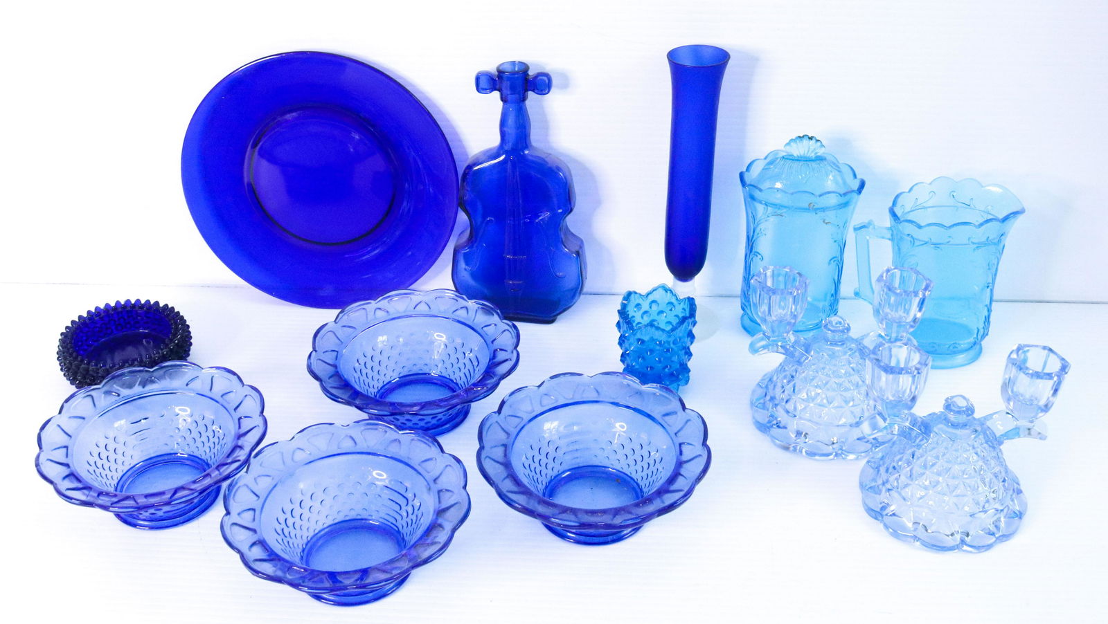 GROUP LOT OF ASSORTED GLASSWARE (1 of 2)