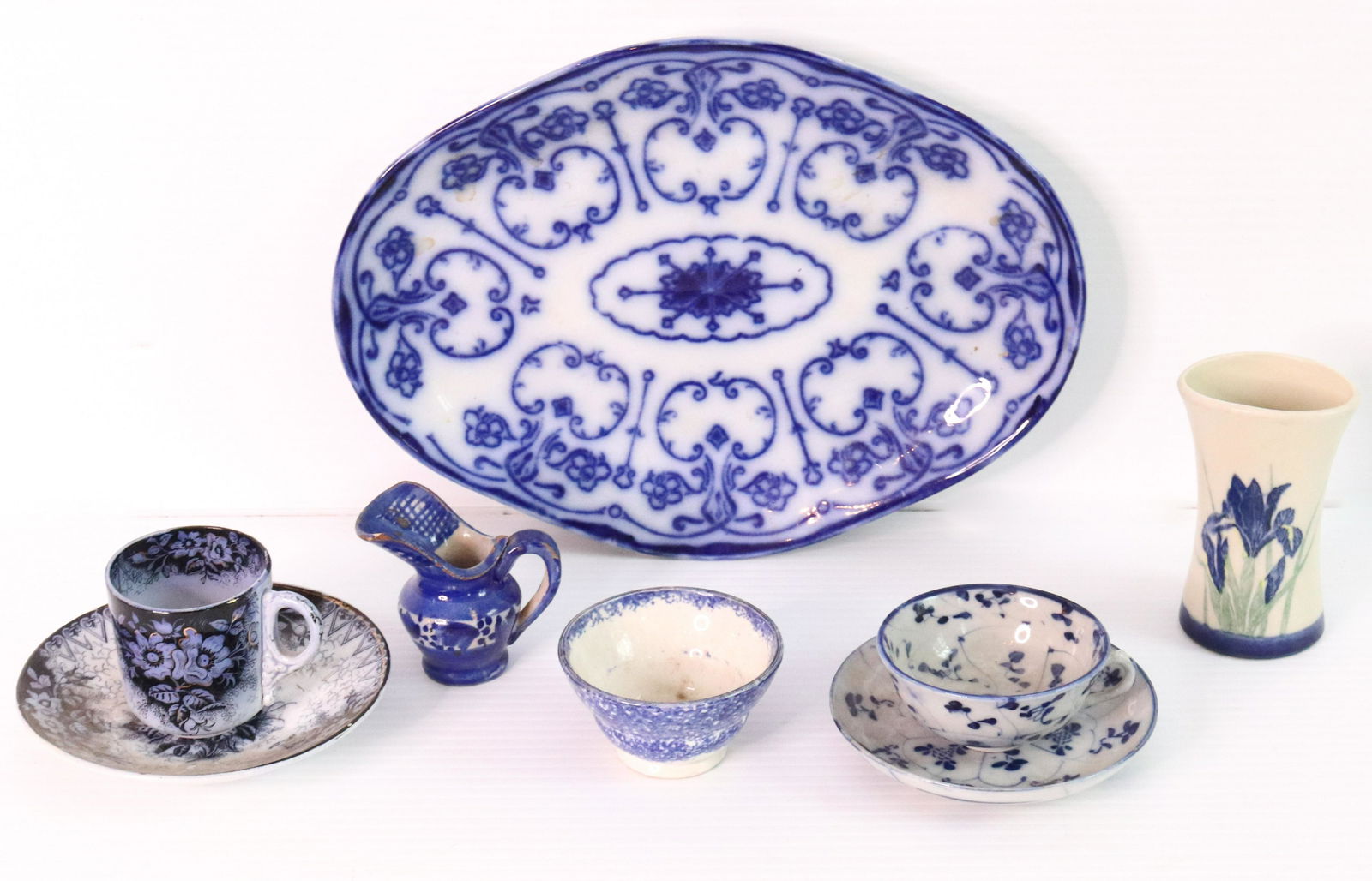 GROUP LOT OF BLUE AND WHITE TRANSFERWARE (1 of 4)