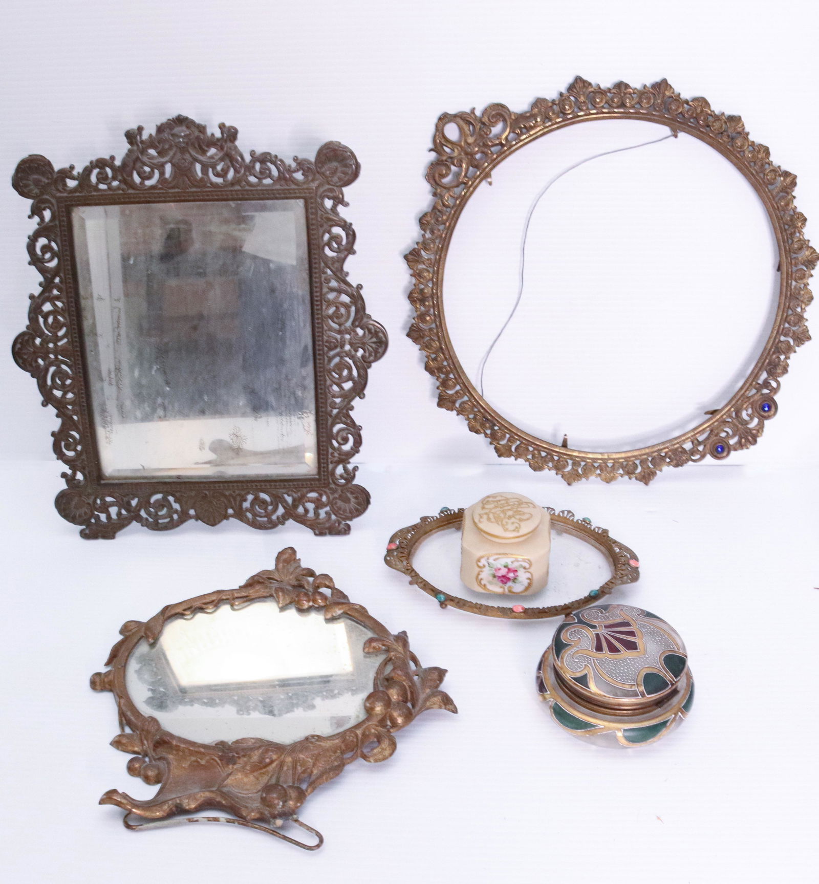 VINTAGE DRESSER ARTICLE LOT (1 of 6)