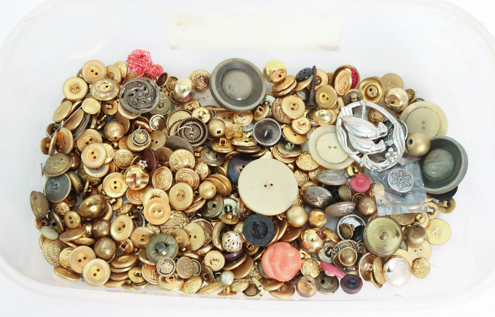 VINTAGE BUTTON LOT (1 of 1)