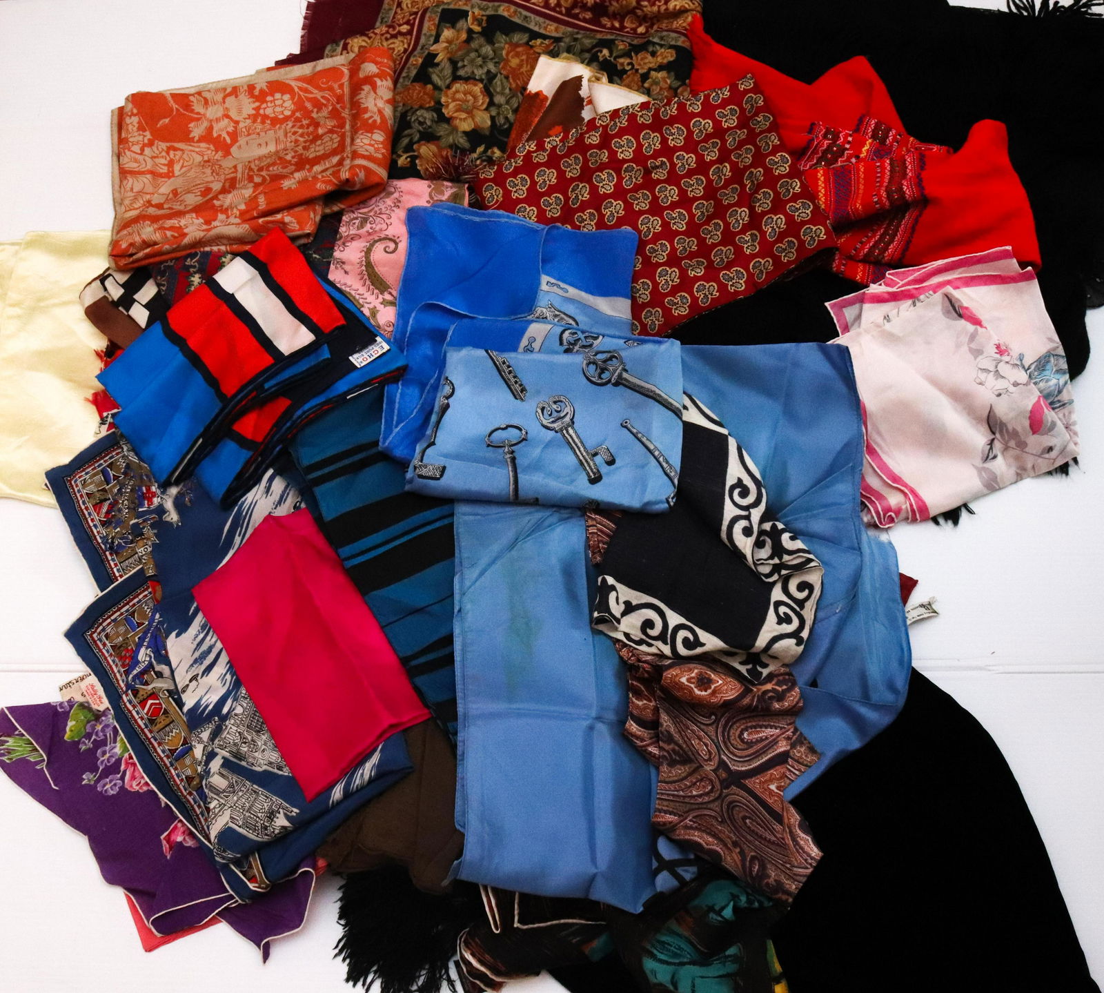 VINTAGE SCARF LOT (1 of 7)