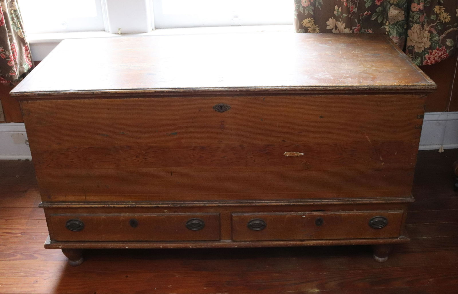 19TH CENTURY DOVETAILED BLANKET CHEST (1 of 6)
