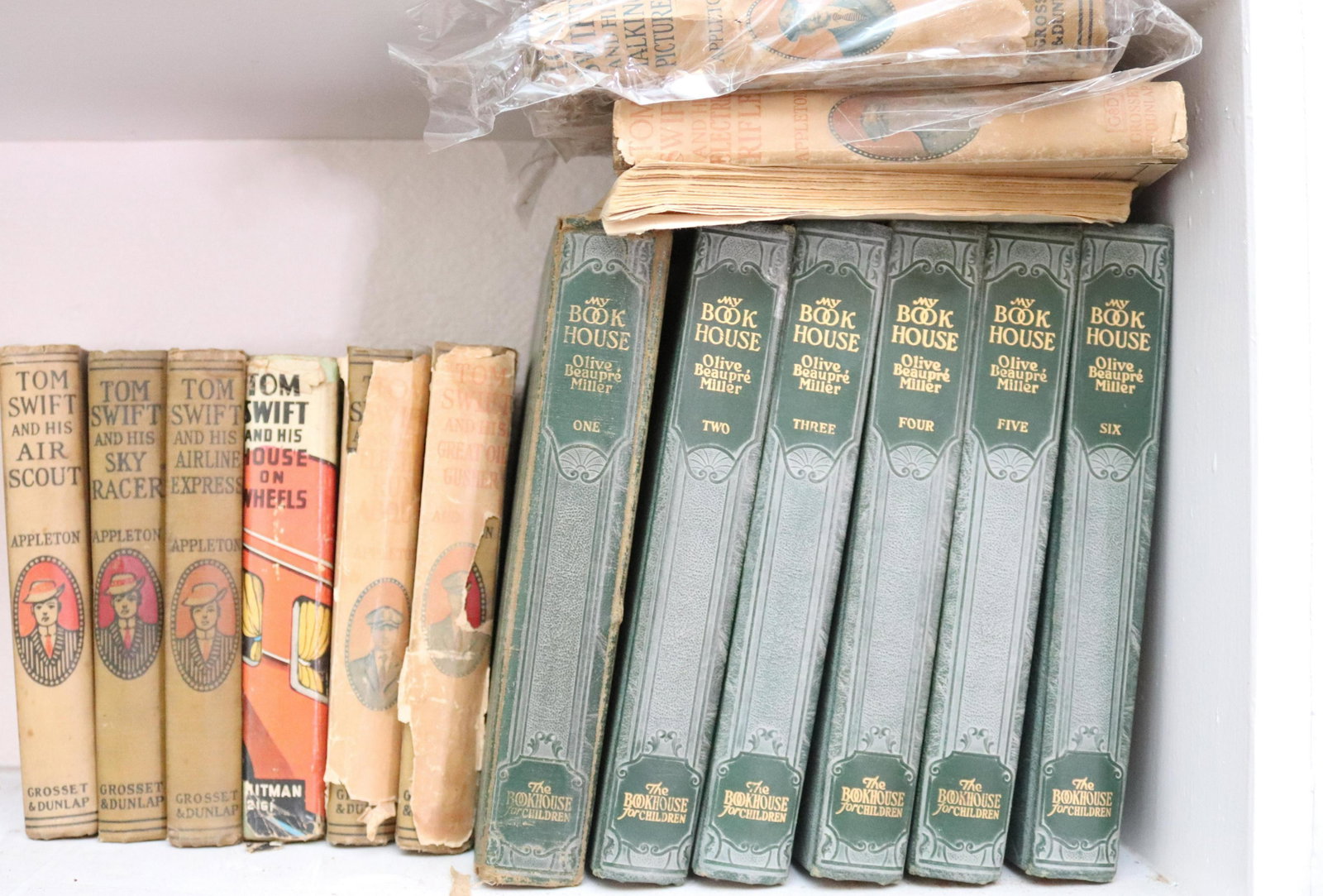 GROUP LOT OF VINTAGE BOOKS: INCLUDING - (8) TOM SWIFT BOOKS BY; VICTOR APPLETON AND (6) VOLUMES OF "MY BOOKHOUSE" BY: OLIVE MILLER, 1920'S TERMS: THIS SALE WILL BE ONLINE ONLY. PICK-UP WILL BE ON-SITE AT 14 CHURCH ST. BETHLEHEM,