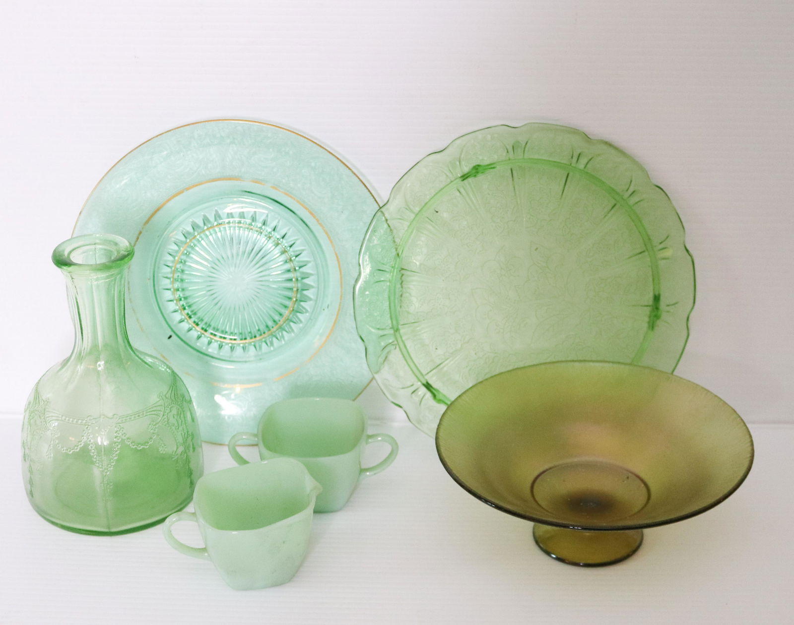 GROUP LOT OF DEPRESSION ERA GLASSWARE (1 of 1)