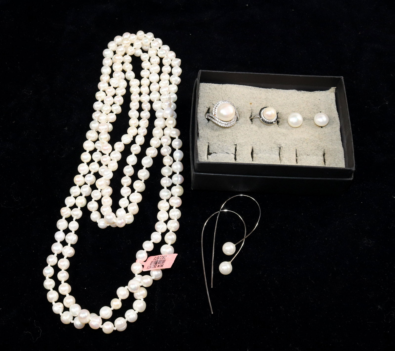 CONTEMPORARY STERLING SILVER JEWELRY LOT: CULTURED PEARLS- OPERA LENGTH BAROQUE PEARLS NECKLACE, 2 EARRINGS, 2 RINGS SIZE: SIZE-8 NECKLACE-60"