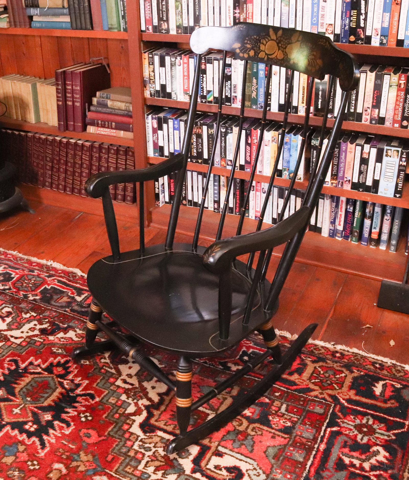 HITCHCOCK STYLE ROCKING CHAIR: HAND PAINTED AND STENCILED DESIGN SIZE: 39" X 23" X 20" DISCLAIMER: Pick up DATE: Saturday, July 17 from 10am to 2pm at the address of 161 Raritan River Rd, Califon, NJ