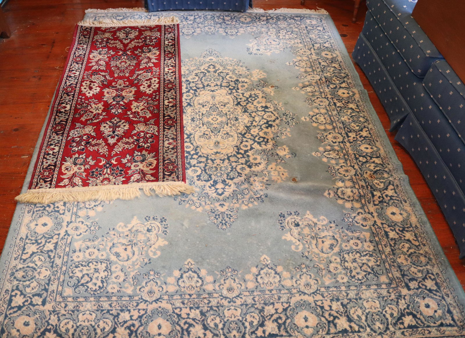 AREA RUG LOT (1 of 2)