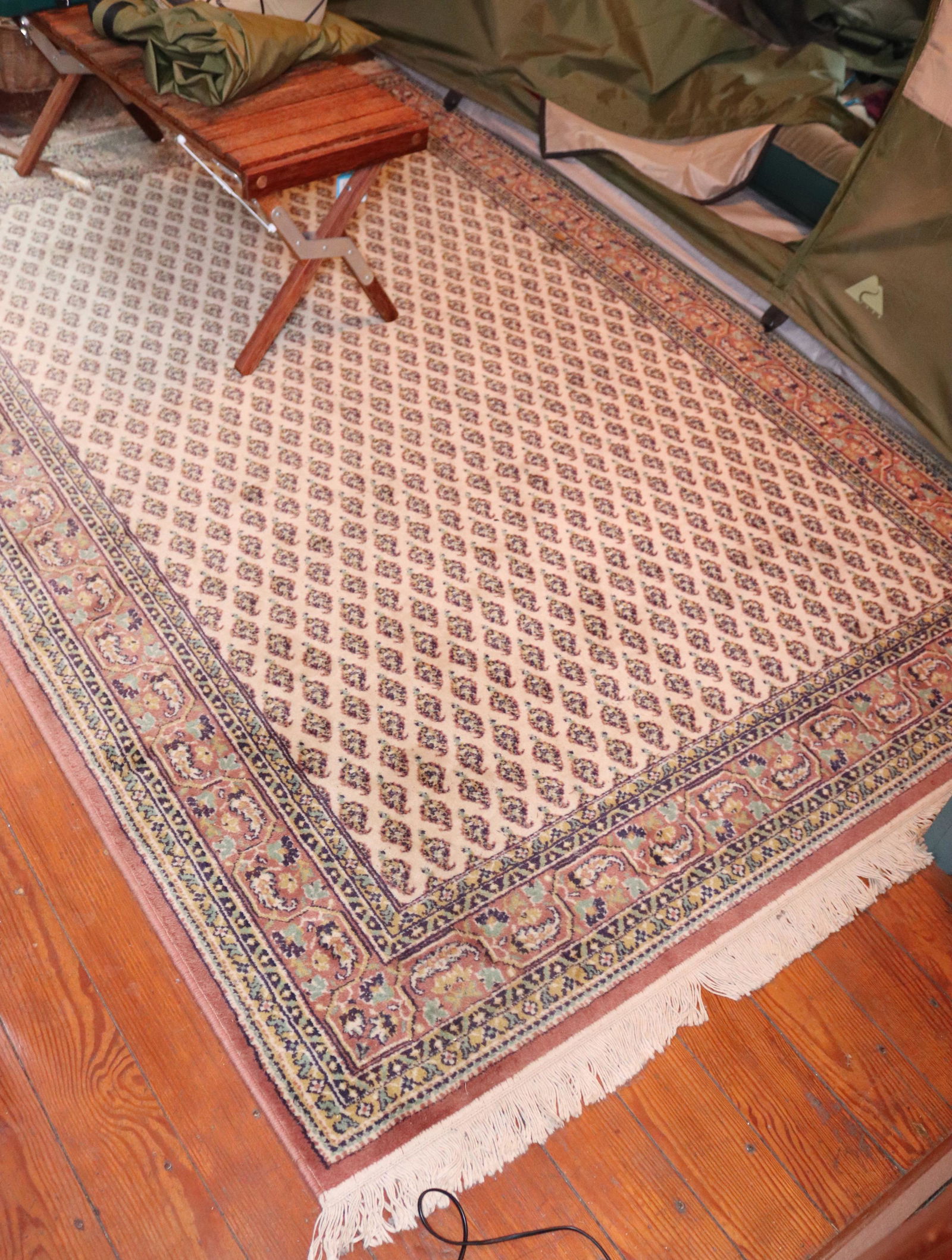 MACHINE MADE RUG LOT (1 of 4)