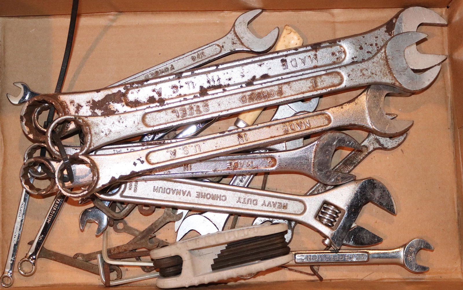 LOT OF WRENCHES (1 of 1)