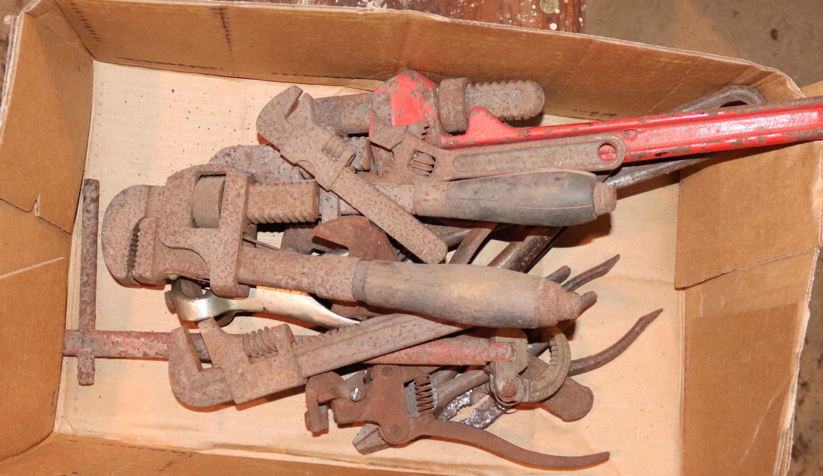 BOX LOTS OF TOOLS (1 of 1)