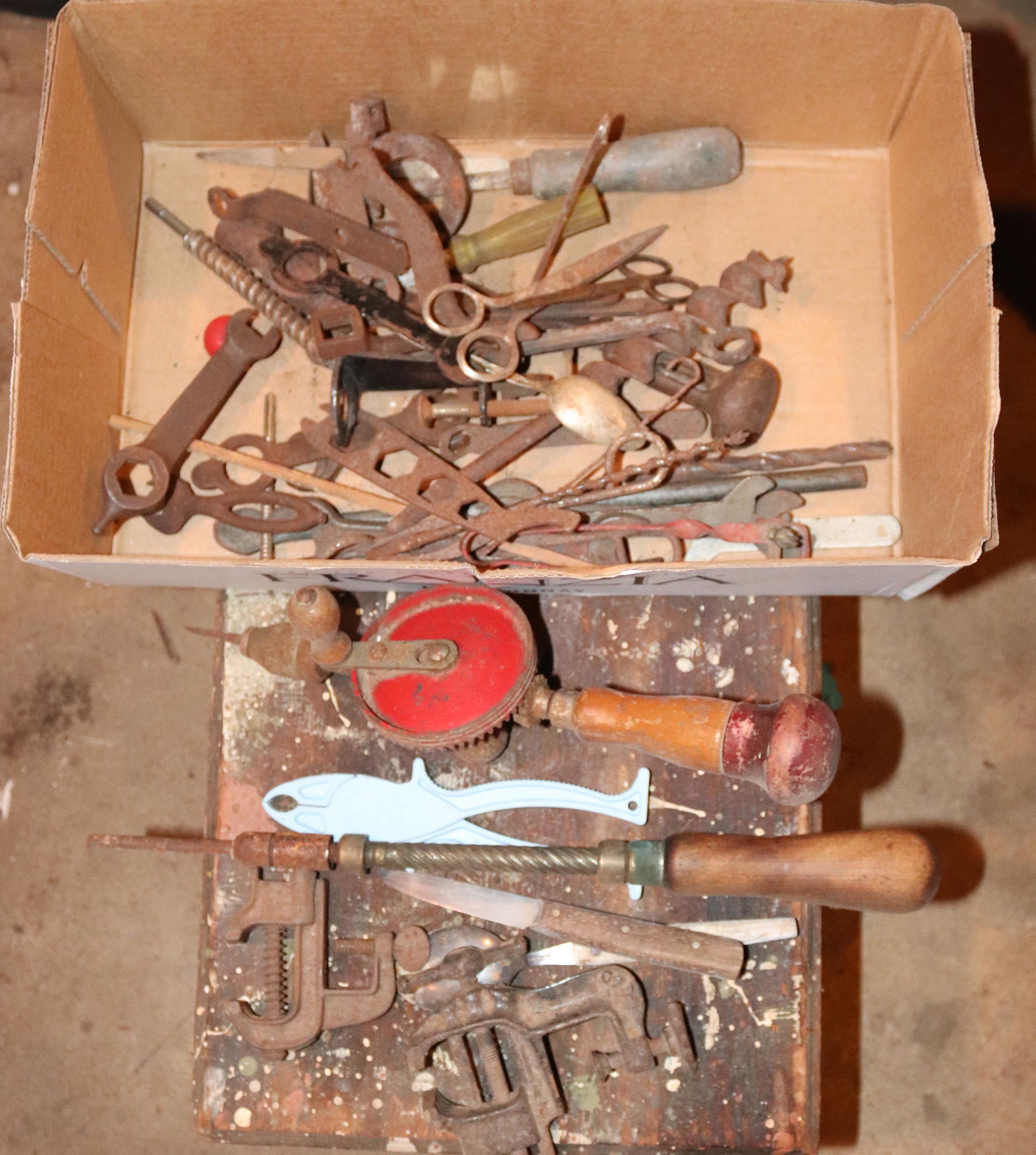 BOX LOTS OF TOOLS (1 of 2)