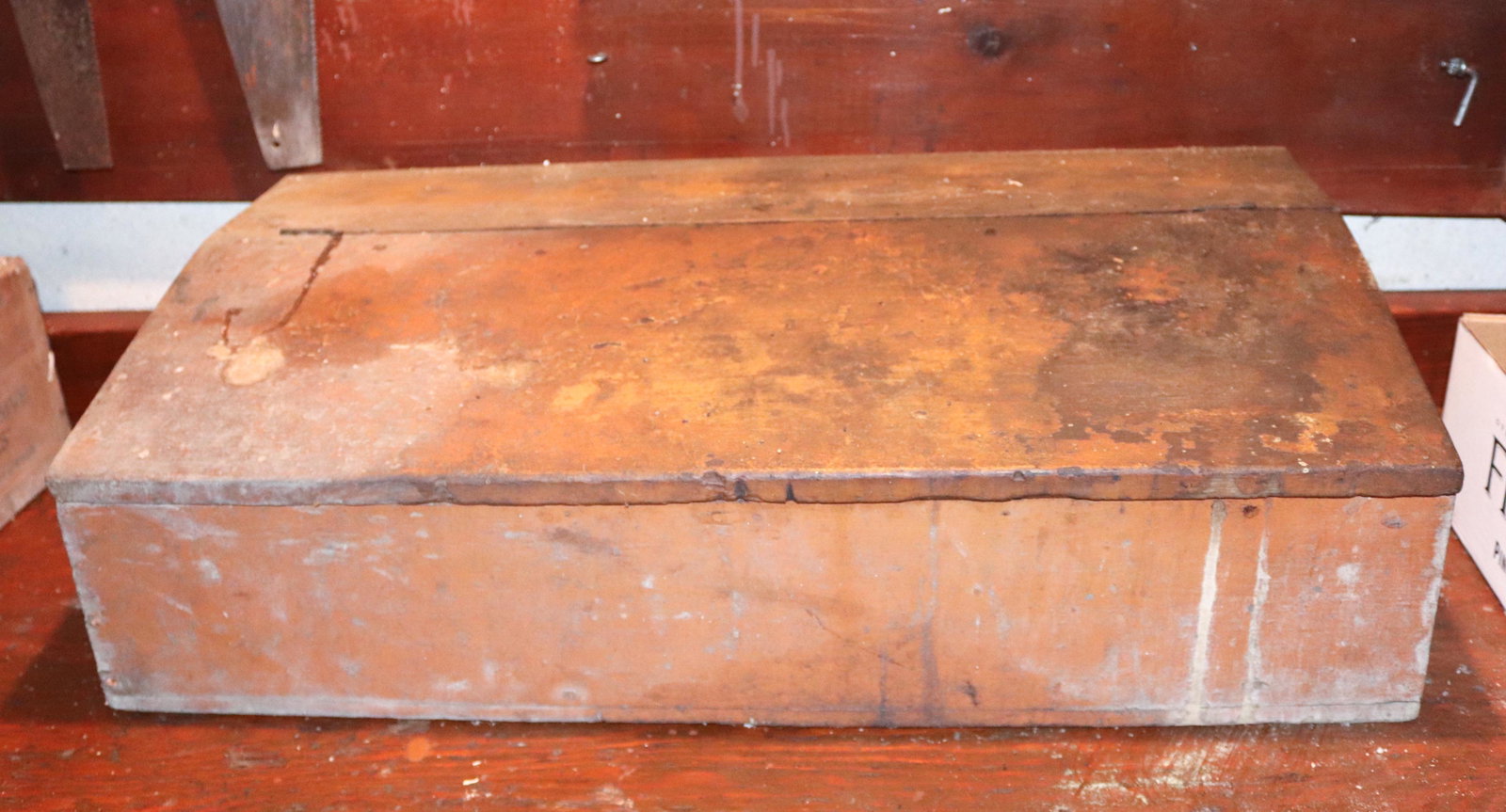 ANTIQUE LIFT LID HARDWARE BOX: INDIVIDUAL COMPARTMENTS INTERIOR SIZE: 9" X 29" X 15" DISCLAIMER: Pick up DATE: Saturday, July 17 from 10am to 2pm at the address of 161 Raritan River Rd, Califon, NJ