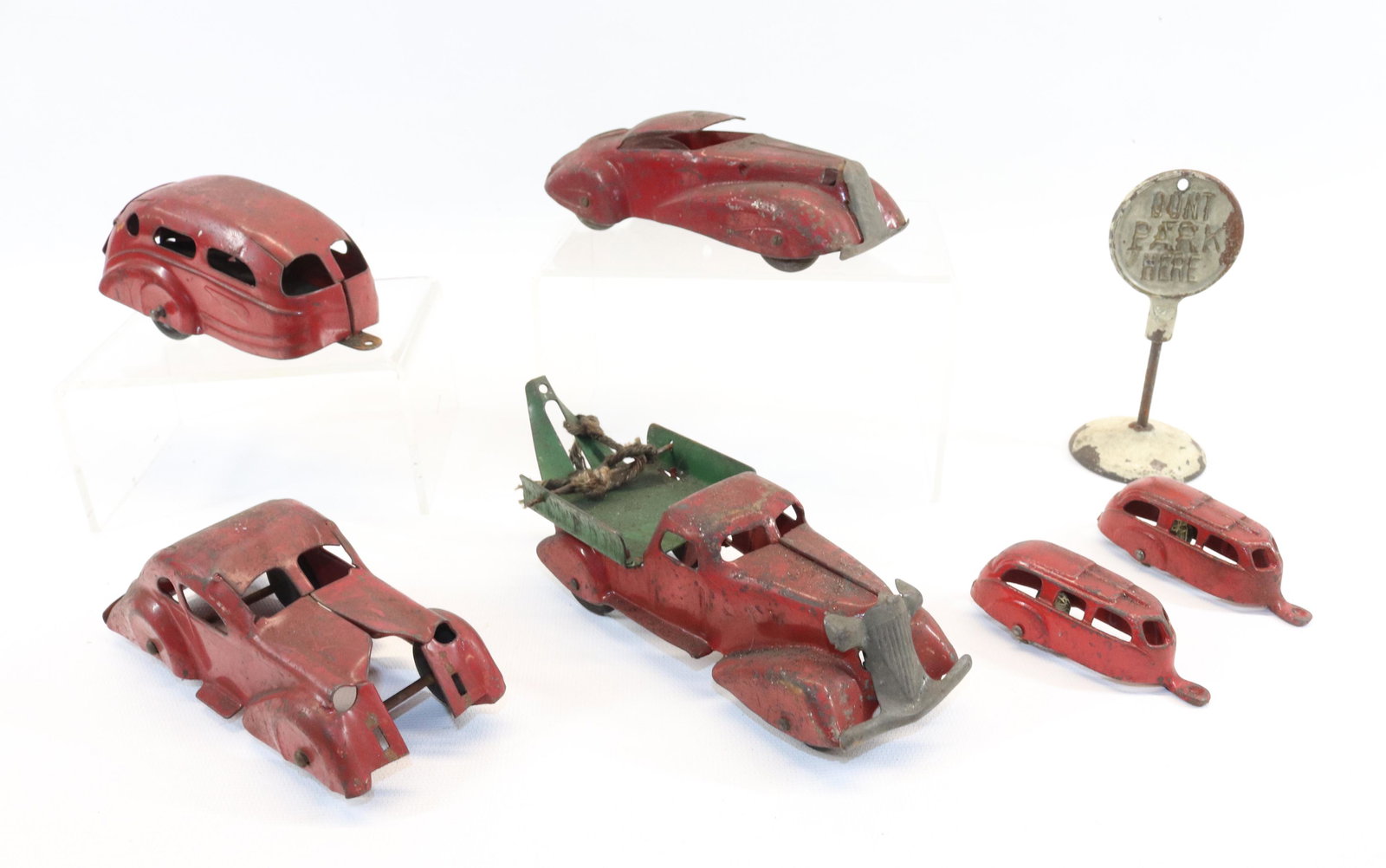 VINTAGE PRESSED METAL TOYS (1 of 3)