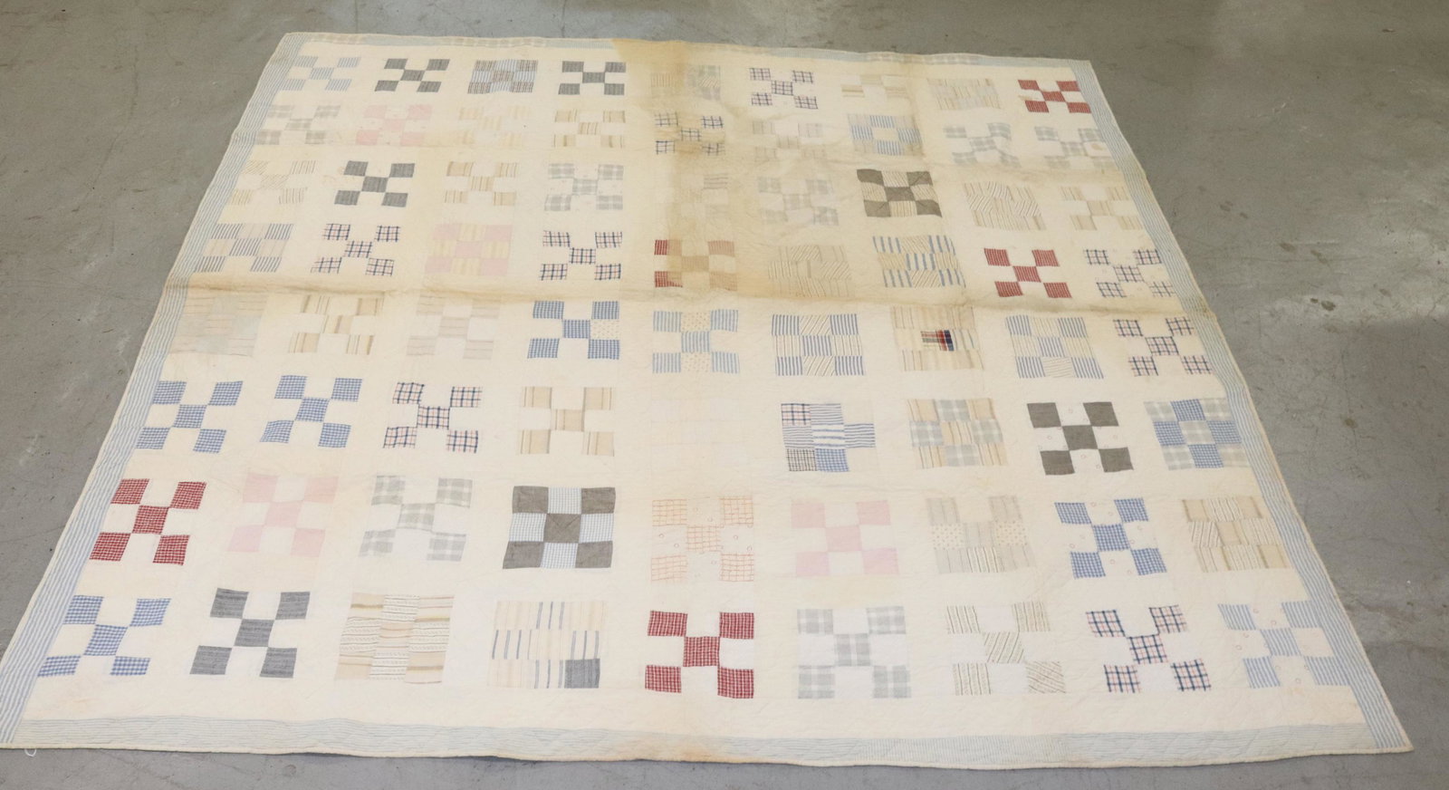 HANDMADE PATCHWORK QUILT (1 of 3)