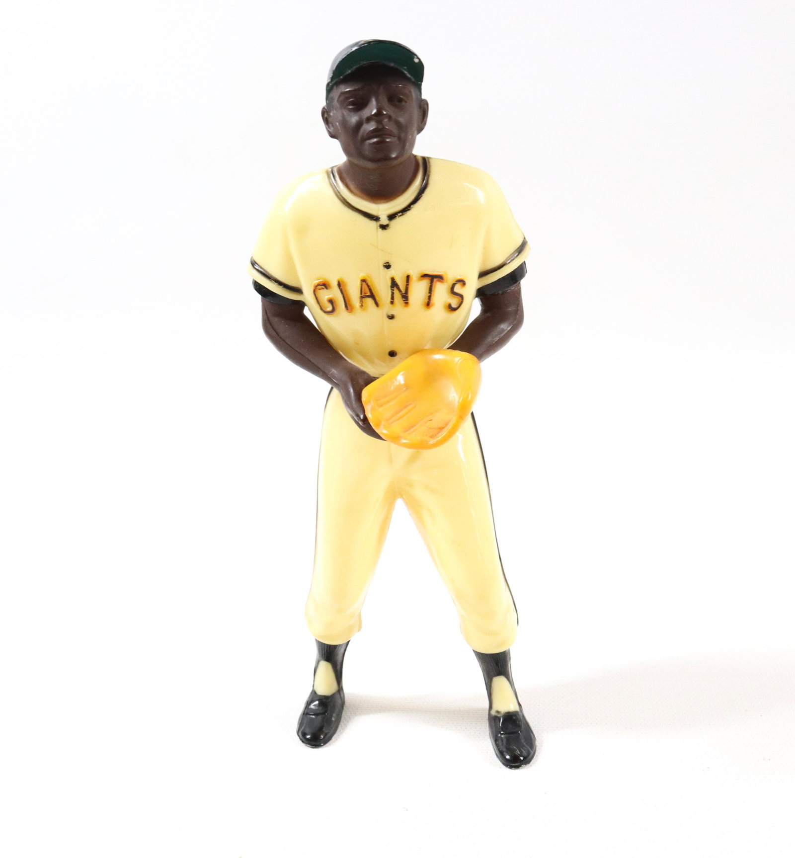 VINTAGE WILLIE MAYS HARTLAND FIGURE: MOLDED PLASTIC FIGURE OF WILLIE MAYS CATCHING A BALL - COPYRIGHT HARTLAND PLASTICS, INC 7 1/4" H