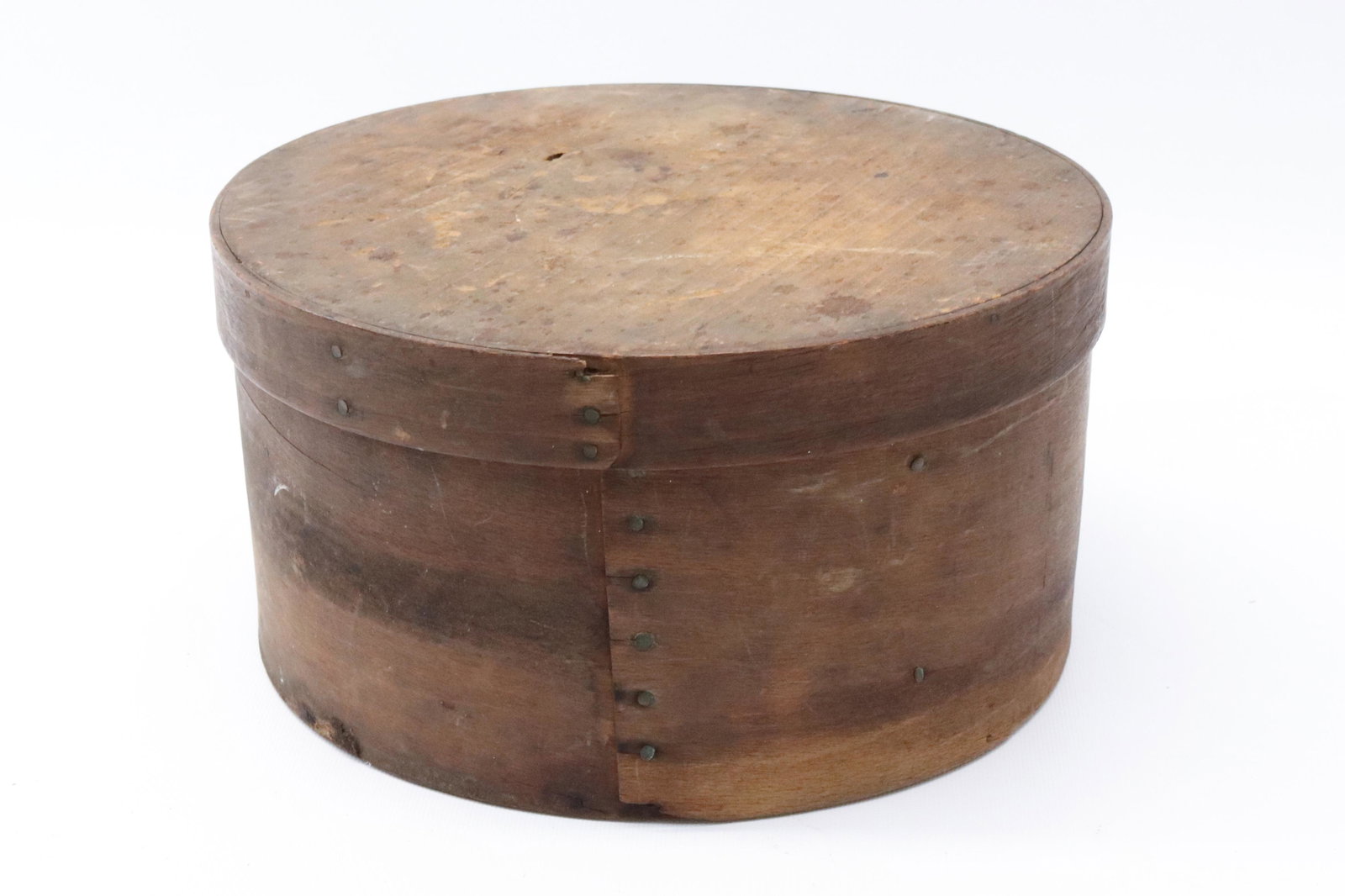 WOODEN PANTRY BOX: WOODEN BANDED BOX WITH LID Dimensions 5" X 10" PLEASE READ BEFORE BIDDING – PICKUP FOR THIS AUCTION WILL NOT BE UNTIL THE WEEK OF OCTOBER 25TH. PICK-UP WILL BE FROM 9:00AM TILL 4:00PM – YO