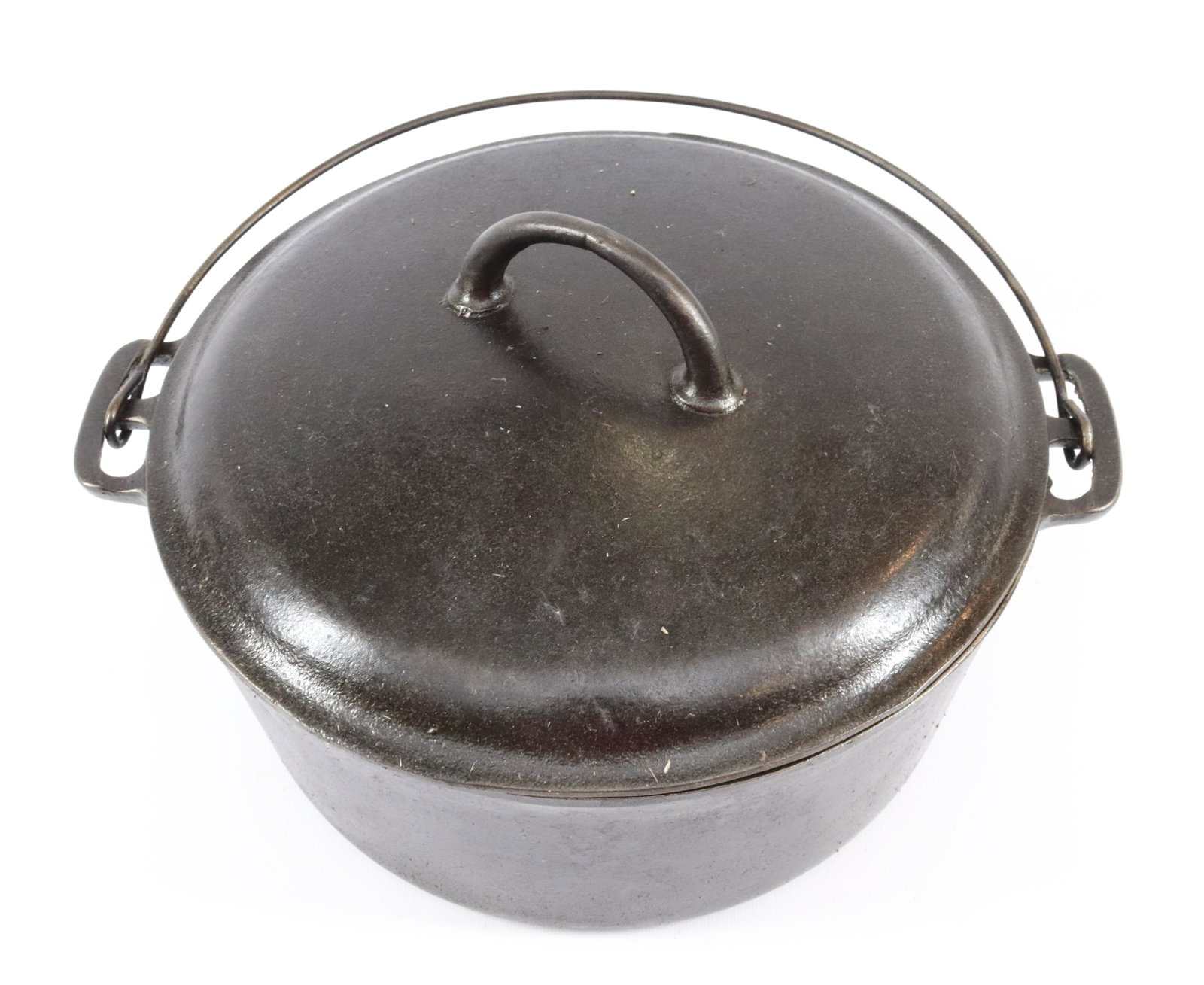 WAGNER DUTCH OVEN #9: CAST IRON DUTCH OVEN WITH LID Dimensions PLEASE READ BEFORE BIDDING – PICKUP FOR THIS AUCTION WILL NOT BE UNTIL THE WEEK OF OCTOBER 25TH. PICK-UP WILL BE FROM 9:00AM TILL 4:00PM – YOU MUST