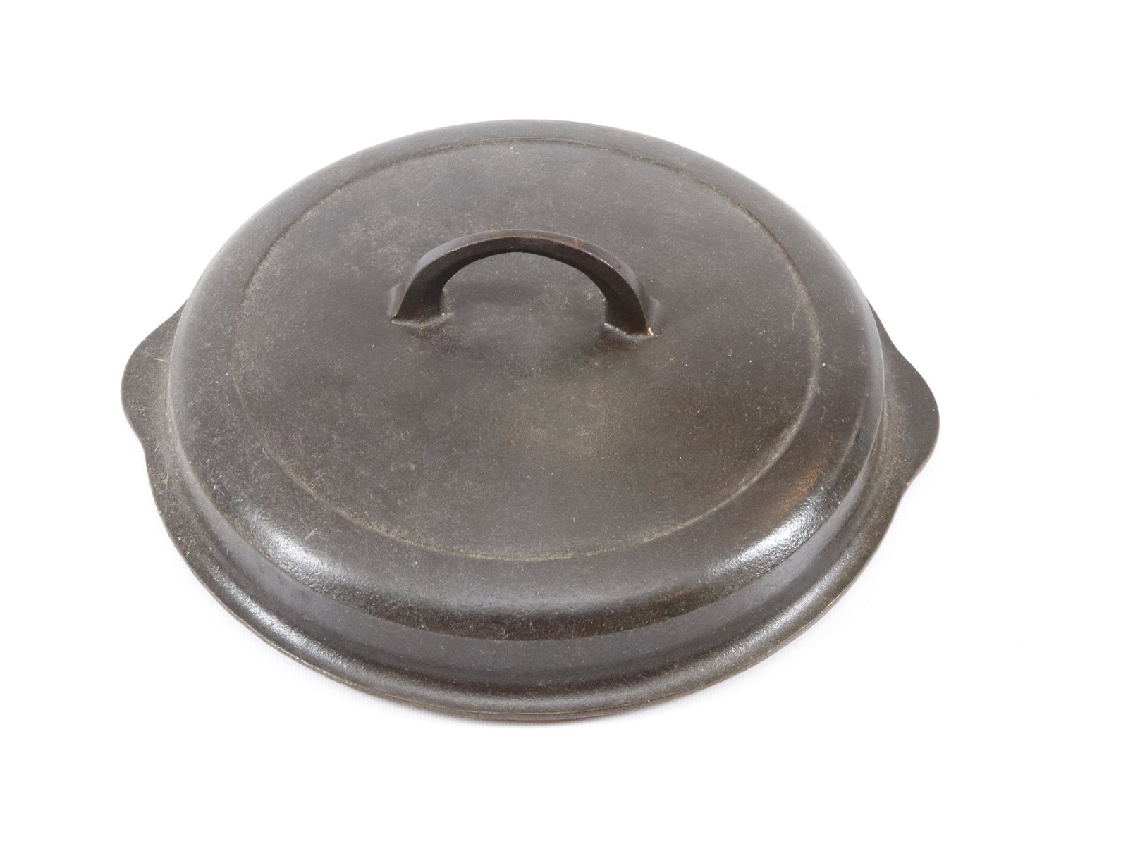 GRISWOLD SKILLET LID: HINGED LID #2598 Dimensions PLEASE READ BEFORE BIDDING – PICKUP FOR THIS AUCTION WILL NOT BE UNTIL THE WEEK OF OCTOBER 25TH. PICK-UP WILL BE FROM 9:00AM TILL 4:00PM – YOU MUST MAKE AN APPO