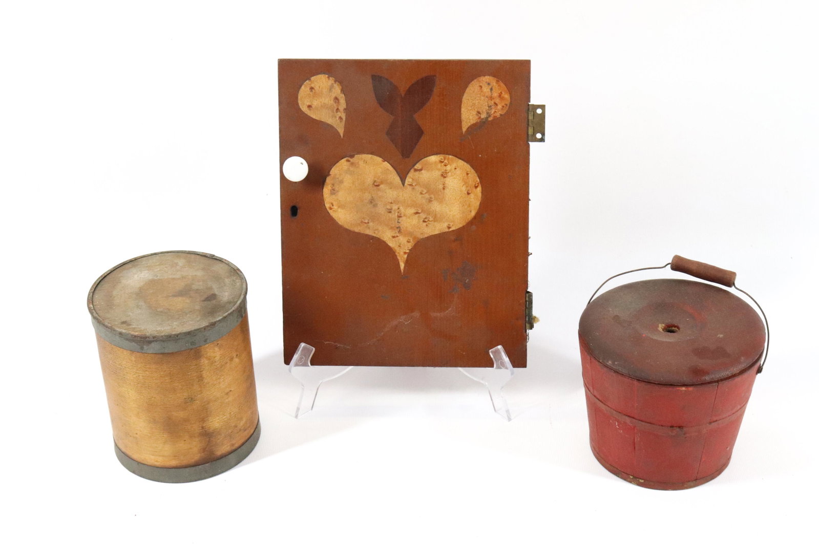 PRIMITIVE WOOD LOT: SMALL BUCKET WITH RED WASH AND LID, BIRCH AND TIN STORAGE CONTAINER - INTERIOR DESK DOOR Dimensions 4" X 5" - 4 3/4" X 4" - 5 1/2" X 6 3/4" PLEASE READ BEFORE BIDDING – PICKUP FOR THIS AUCTION W