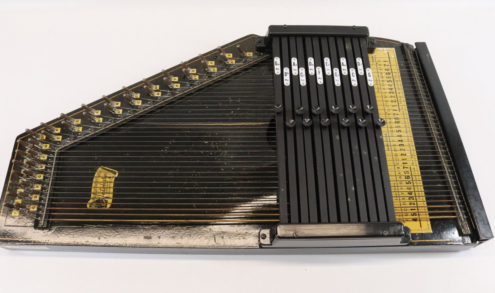 VINTAGE AUTOHARP IN CASE: MADE BY OSCAR SCHMIDT, JERSEY CITY, NJ Dimensions 21 1/2" X 11 1/2" PLEASE READ BEFORE BIDDING – PICKUP FOR THIS AUCTION WILL NOT BE UNTIL THE WEEK OF OCTOBER 25TH. PICK-UP WILL BE FROM 9:00AM T