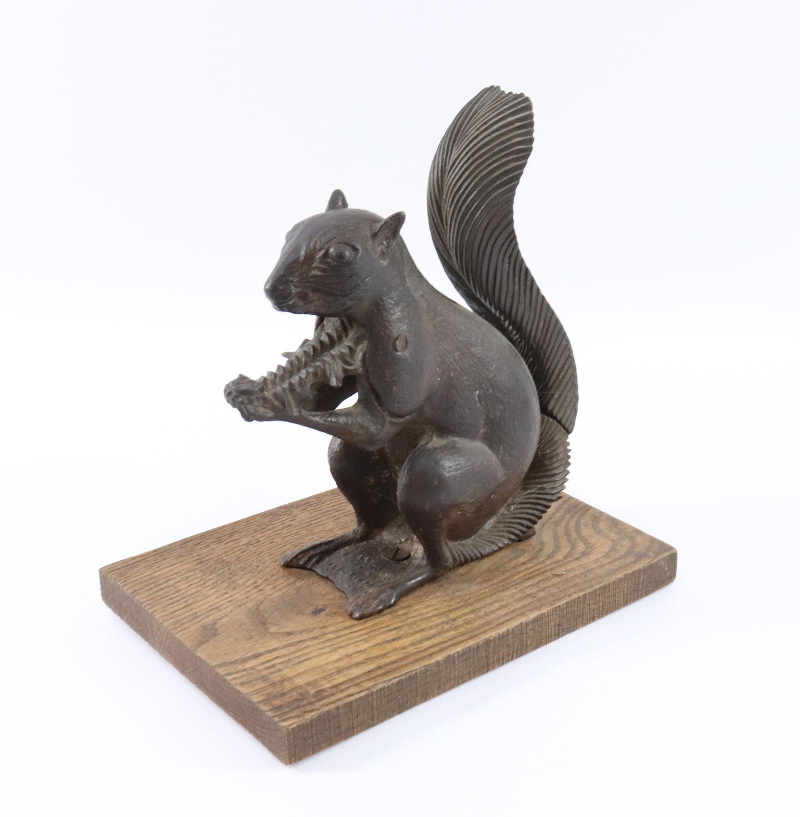 CAST IRON SQUIRREL NUTCRACKER (1 of 4)