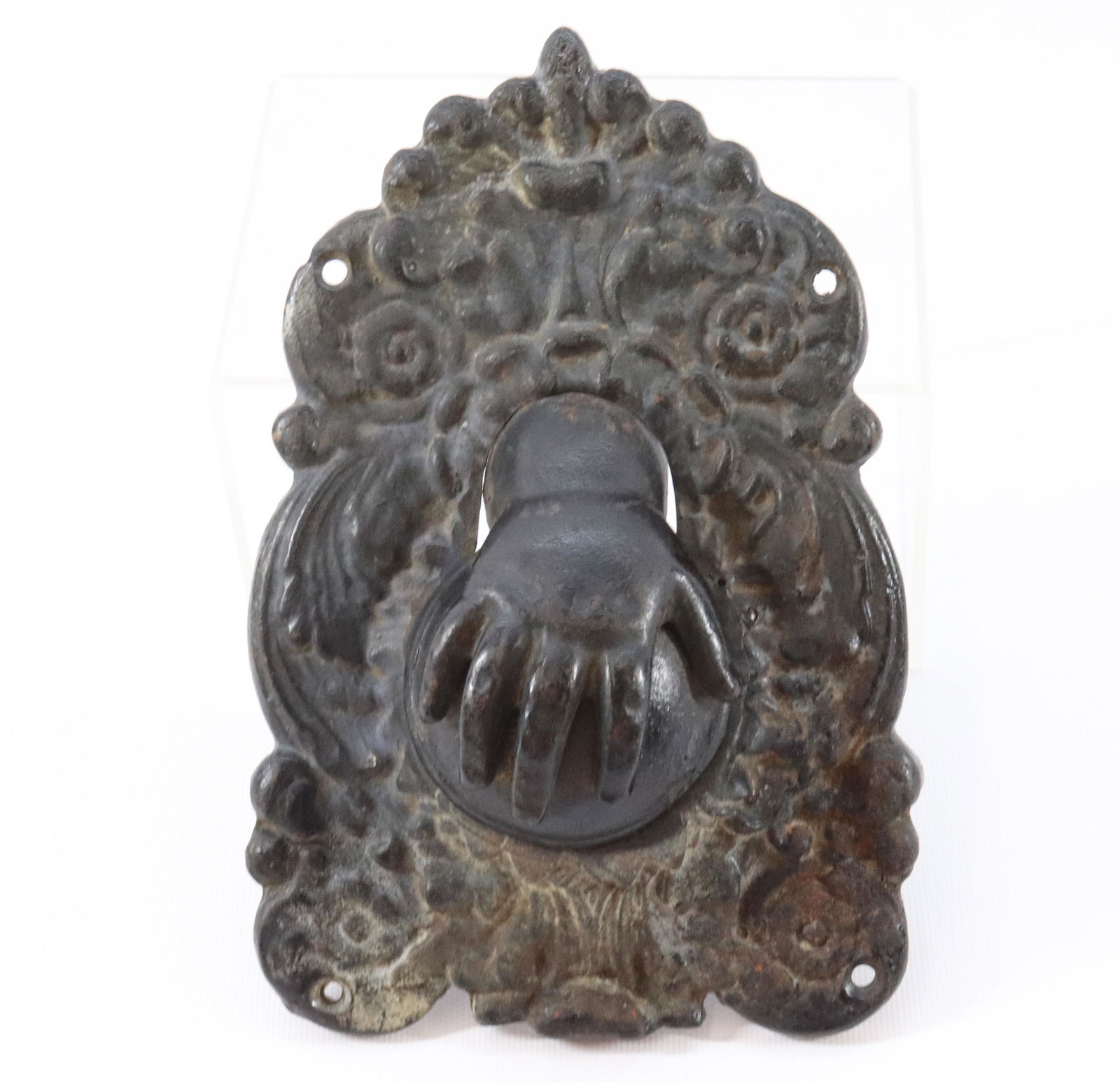 ORNATE CAST IRON DOOR KNOCKER (1 of 2)