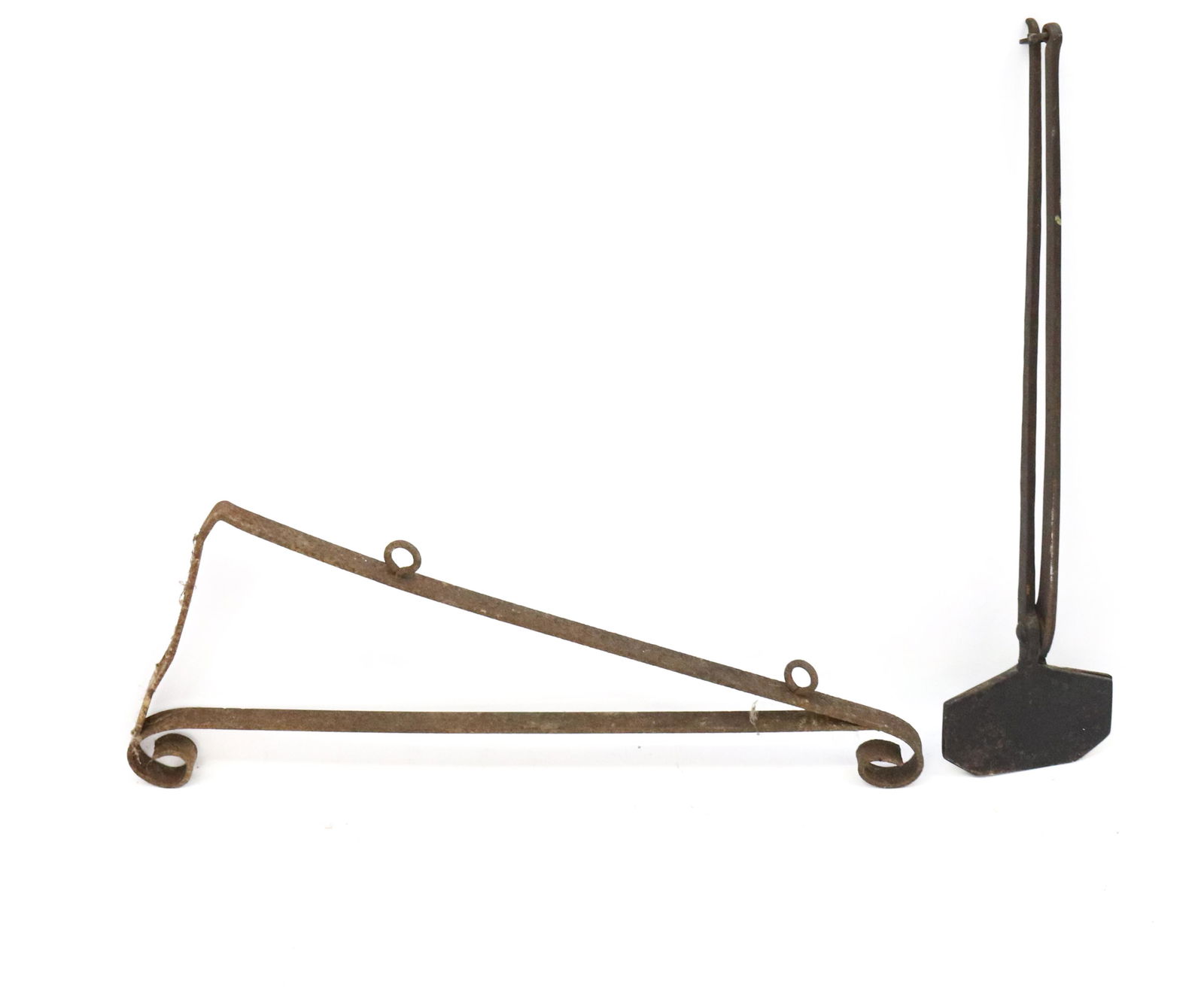IRON SIGN BRACKET AND WAFER IRON (1 of 1)