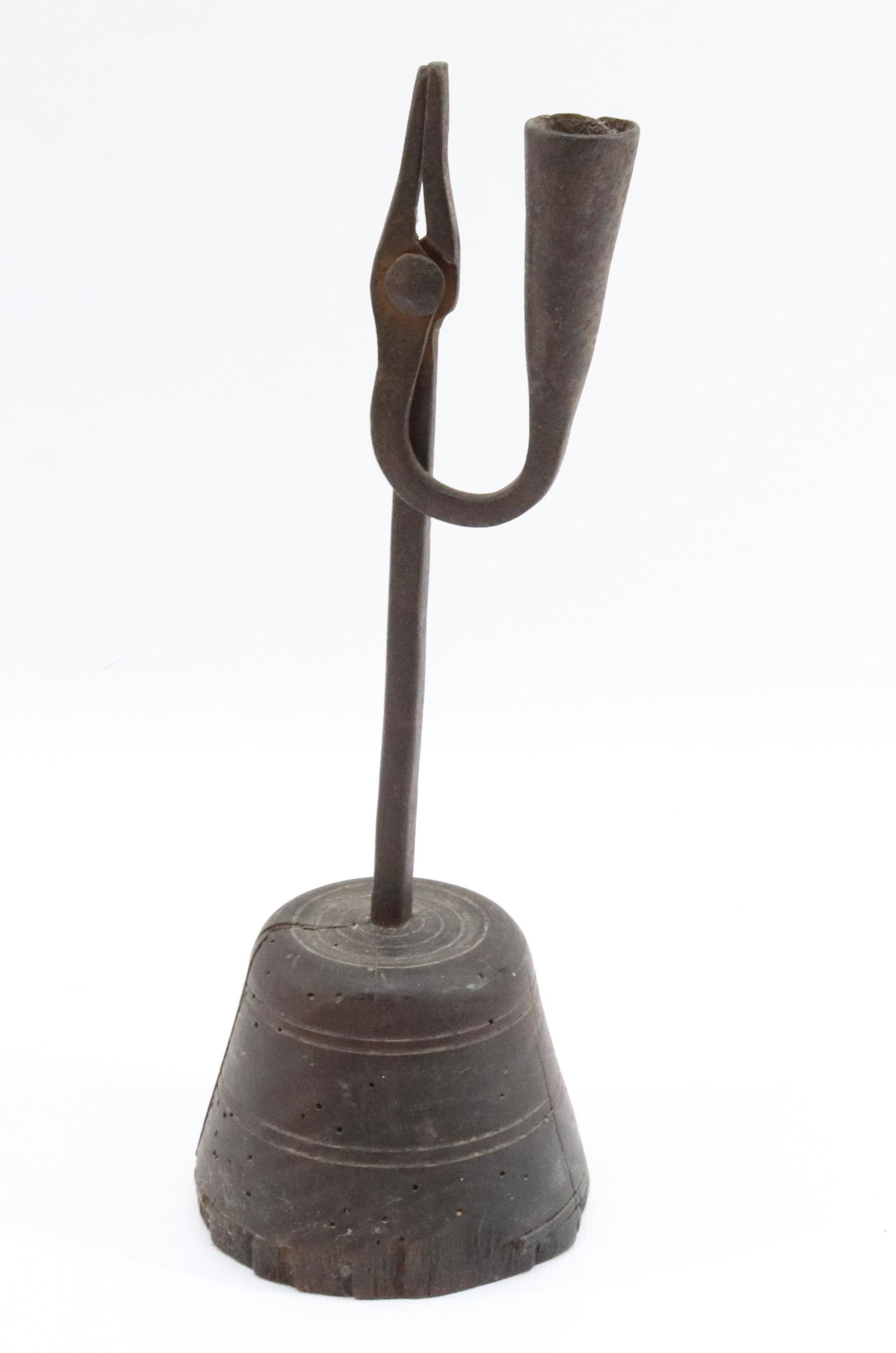 EARLY WROUGHT IRON CANDLE AND RUSH LIGHT (1 of 3)