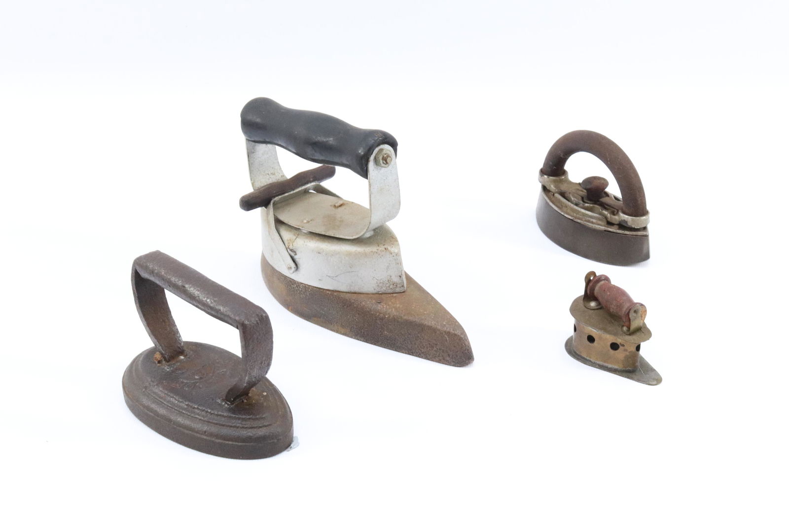 GROUP LOT OF MINIATURE IRONS (1 of 4)