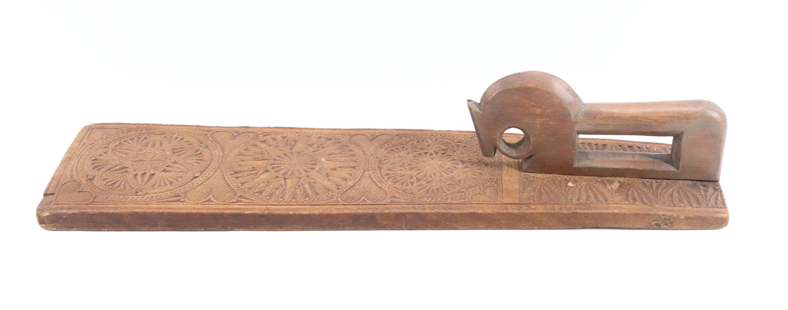 ELABORATELY CARVED MANGLE BOARD (1 of 3)