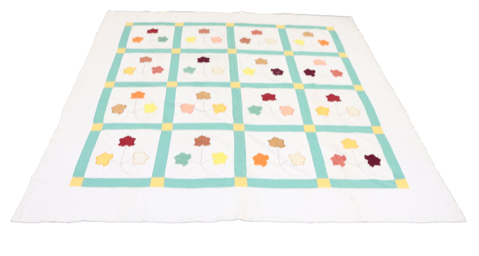 VINTAGE HANDMADE QUILT (1 of 3)