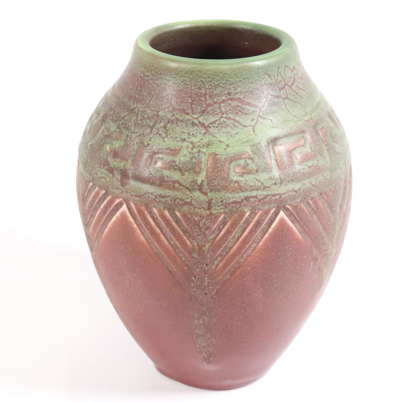 ROOKWOOD POTTERY VASE: CIRCA 1905, GREEN GLAZE OVER MULBERRY - #604D SIZE: 6 1/2" PLEASE READ BEFORE BIDDING – PICKUP FOR THIS AUCTION WILL NOT BE UNTIL THE WEEK OF OCTOBER 25TH. PICK-UP WILL BE FROM 9:00AM TILL 4:00PM ��