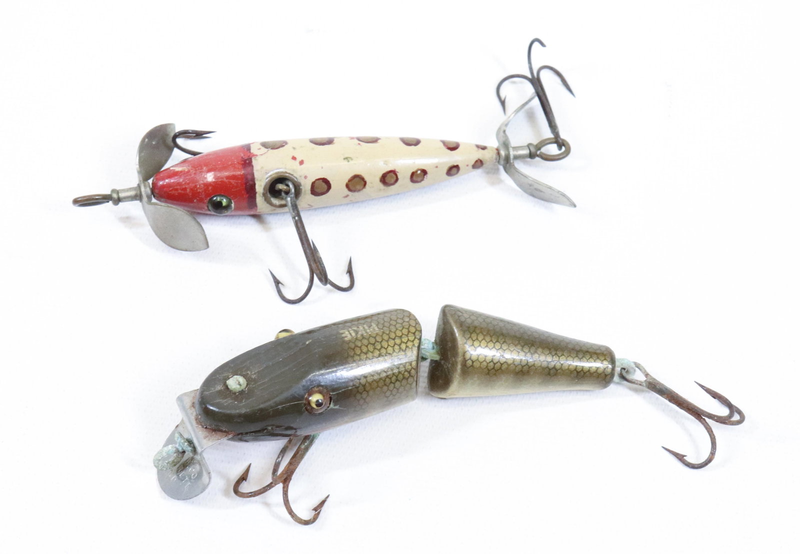 PR. OF ANTIQUE WOODEN FISHING LURE: C.C.B. CO. PIKE AND TORPEDO STYLE WITH DOUBLE PROPELLERS SIZE: 3 3/4" & 4 1/2"
