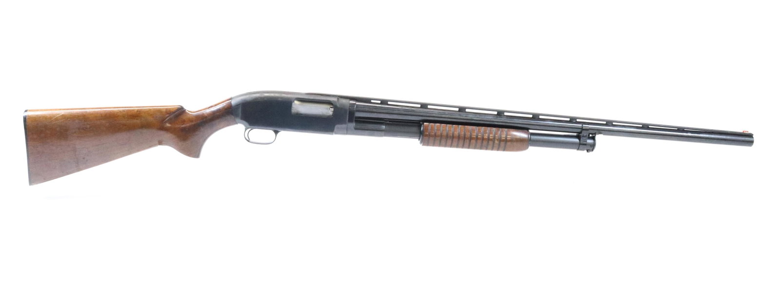 WINCHESTER MODEL 12: 12GA - SERIAL# 1570163 - VENT RIB BARREL - MODIFIED CHOKE SIZE: 28" BARREL REGISTRATION: THIS FIREARM IS REQUIRED TO BE REGISTERED. WE WILL NEED A COPY OF YOUR FFL OR 3RD PARTY YOU WISH TO USE TO TRAN