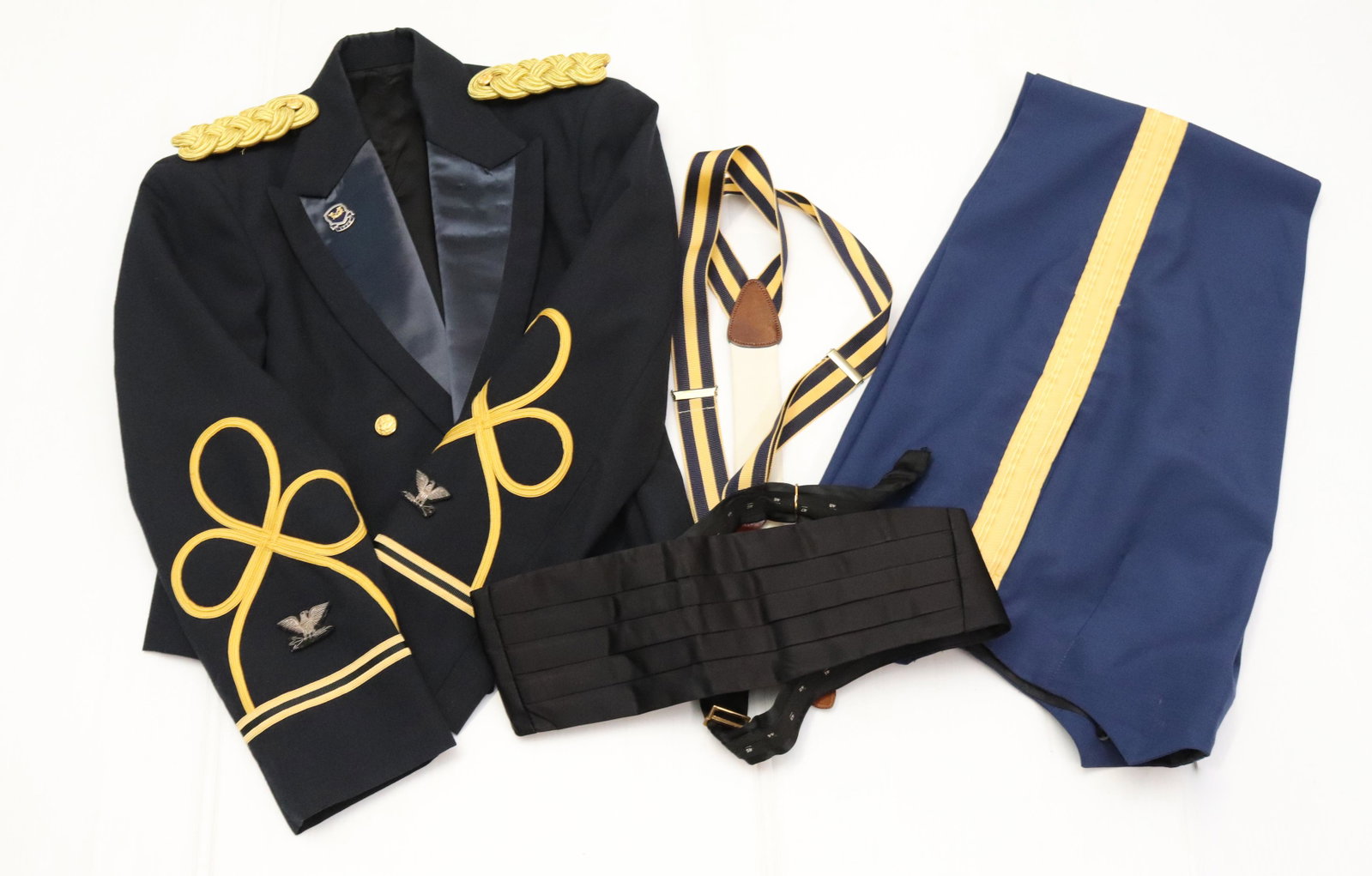 US ARMY OFFICER BLUE MESS DRESS UNIFORM: US ARMY OFFICER BLUE MESS DRESS UNIFORM