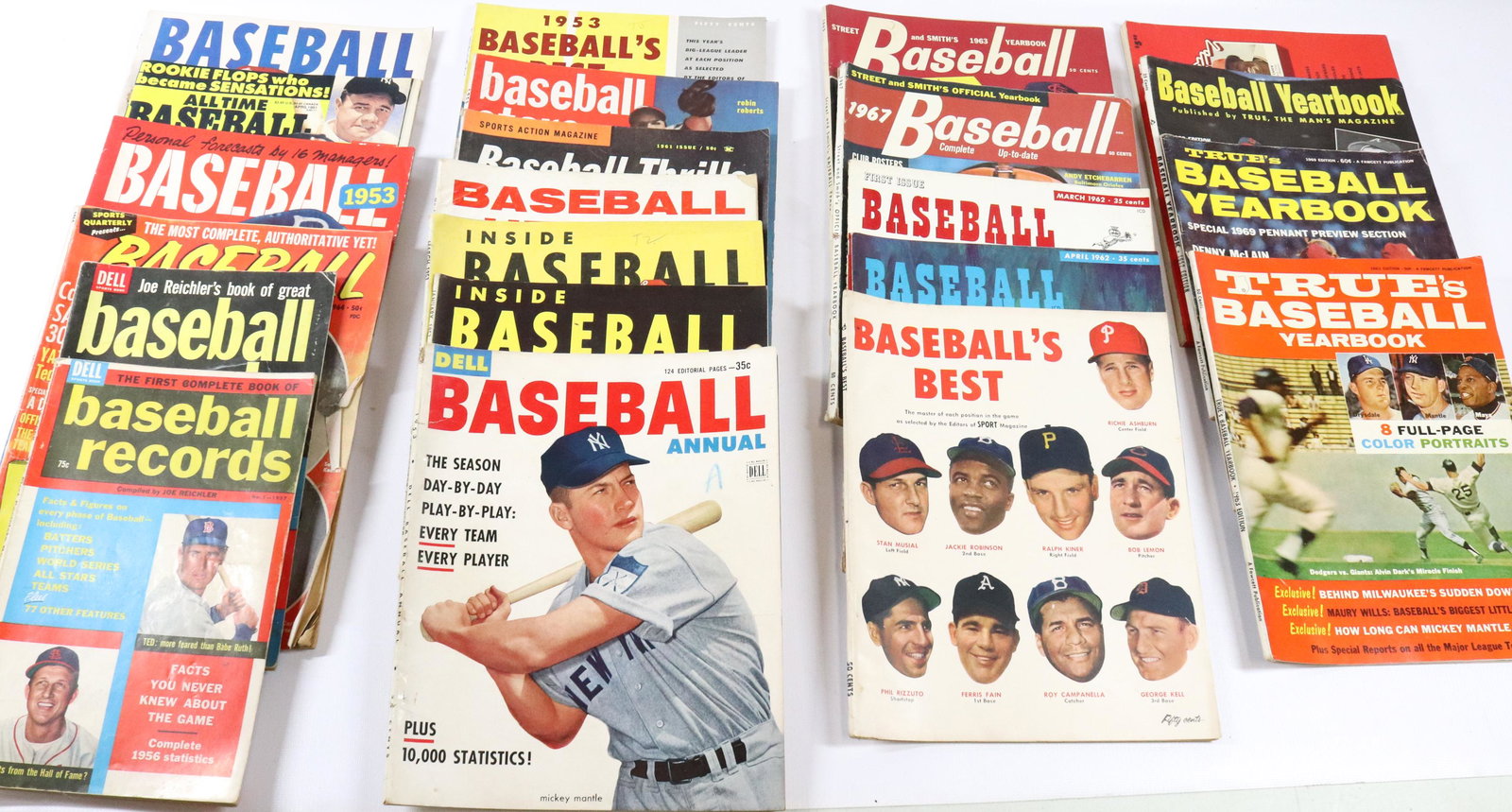 GROUP LOT OF VINTAGE BASEBALL MAGAZINES (1 of 3)
