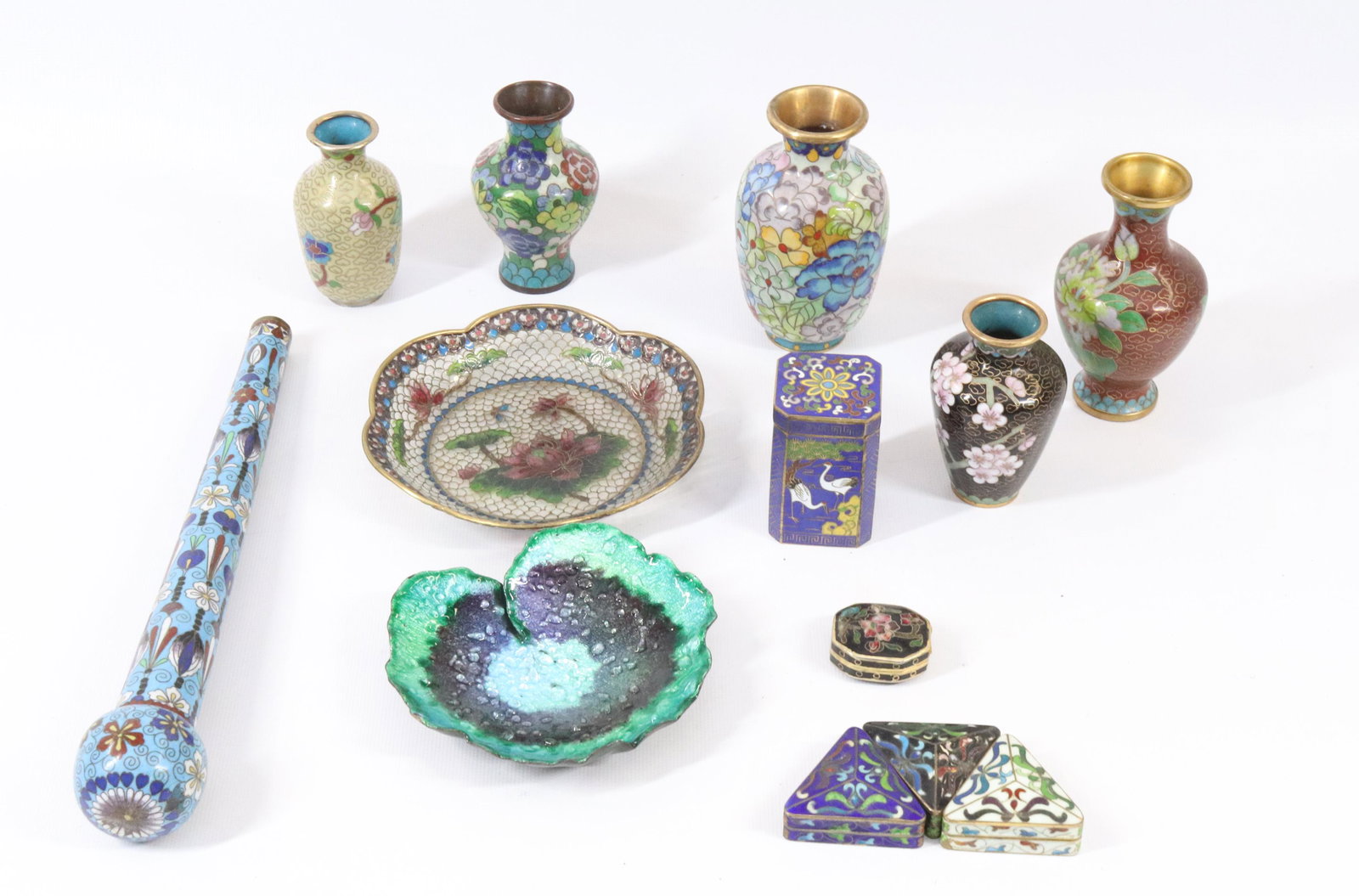 GROUP LOT OF CLOISONNE VASES AND BOXES (1 of 5)
