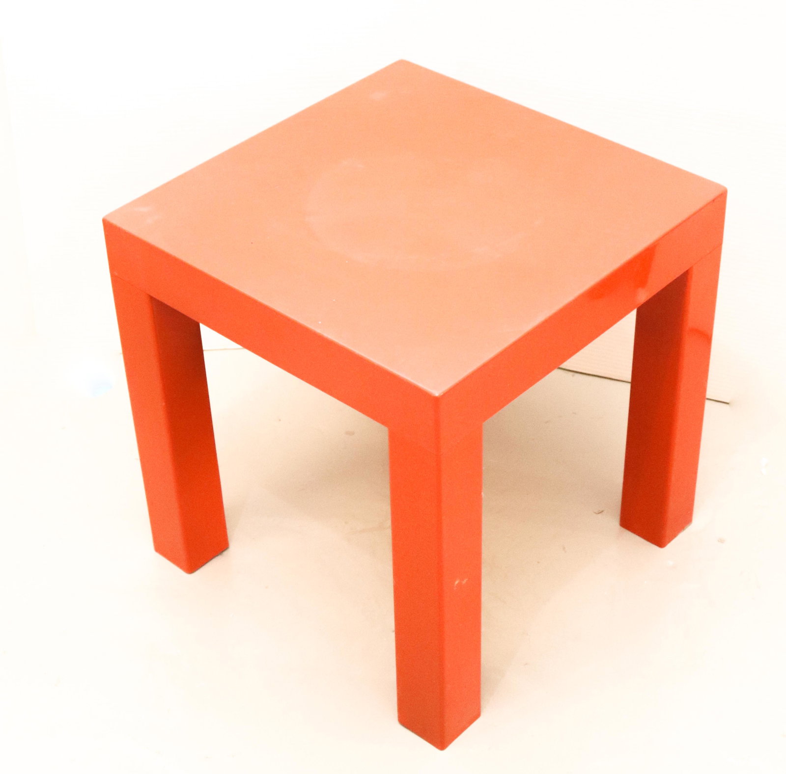 VINTAGE MOLDED PLASTIC SIDE TABLE (1 of 1)