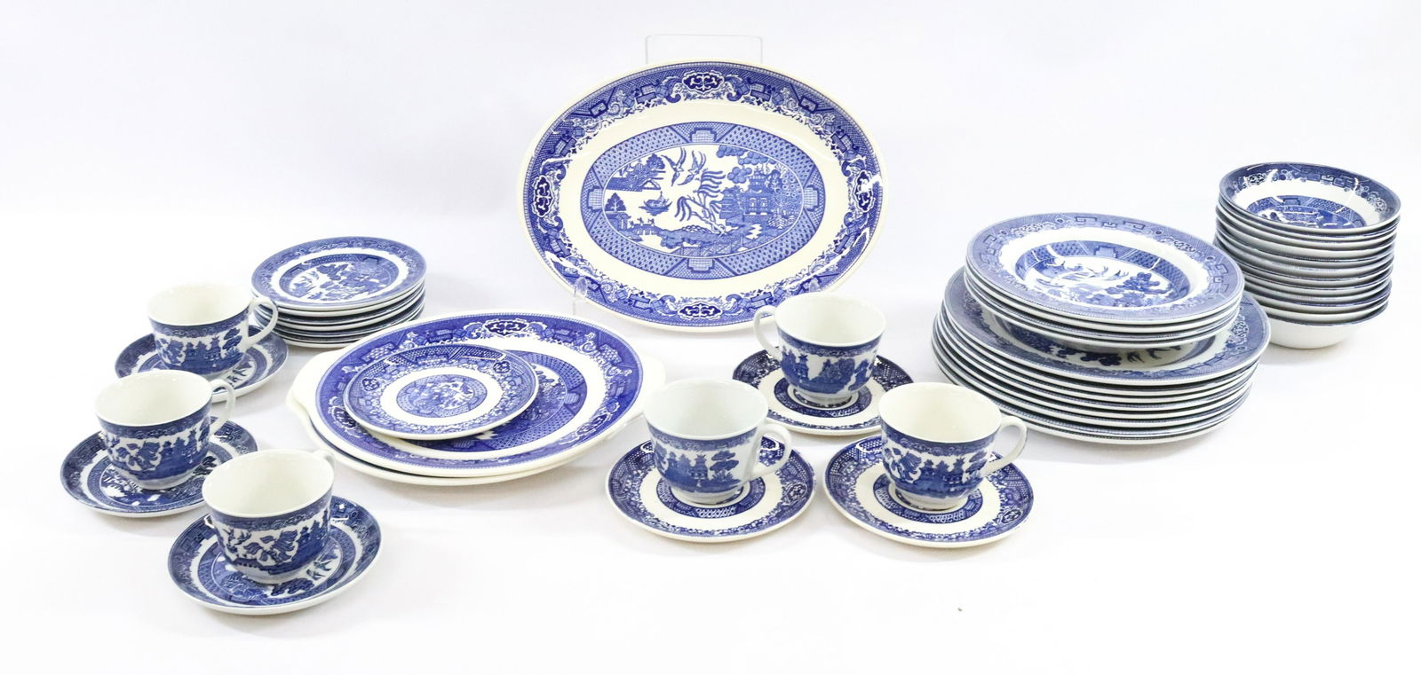 GROUP LOT OF BLUE WILLOW DISHES (1 of 2)
