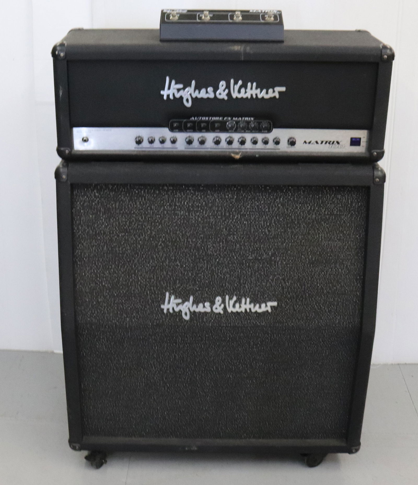 HUGES AND KETTNER HALF STACK (1 of 4)