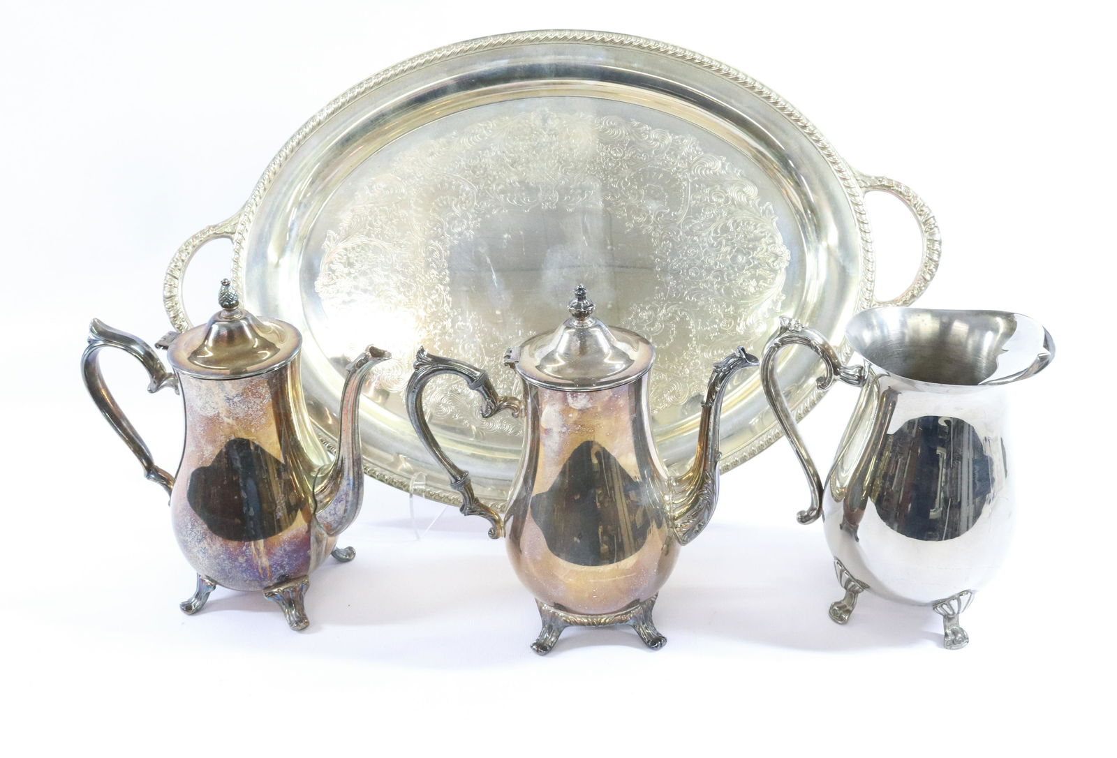 GROUP LOT OF SILVERPLATE (1 of 2)