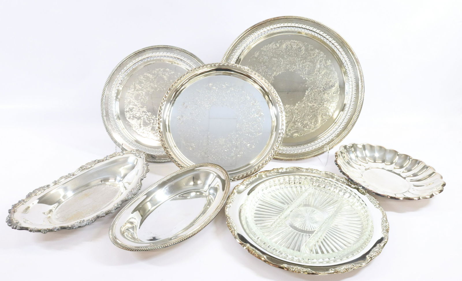 GROUP LOT OF SILVERPLATE TRAYS (1 of 2)