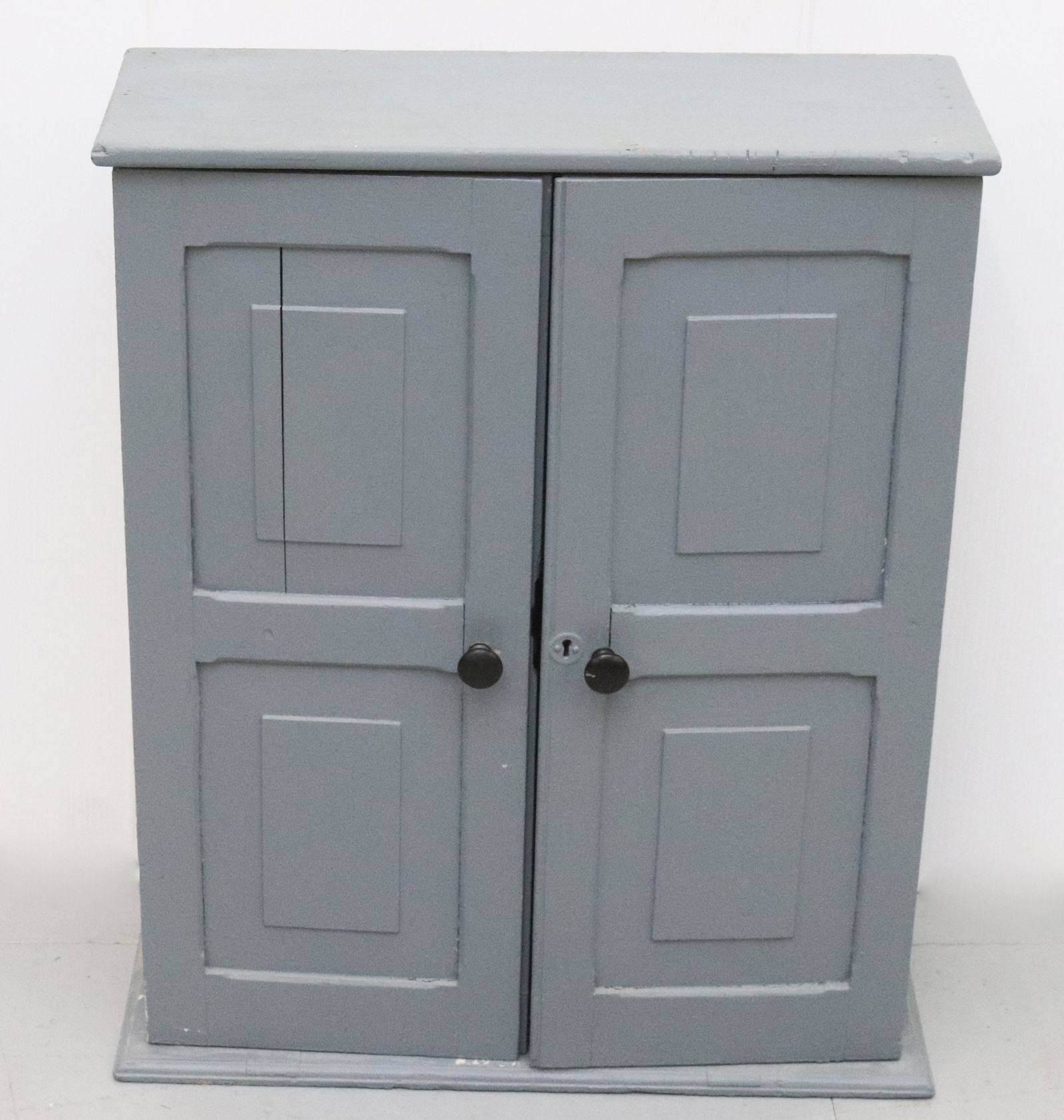 PAINTED TWO DOOR TOOL CABINET (1 of 3)