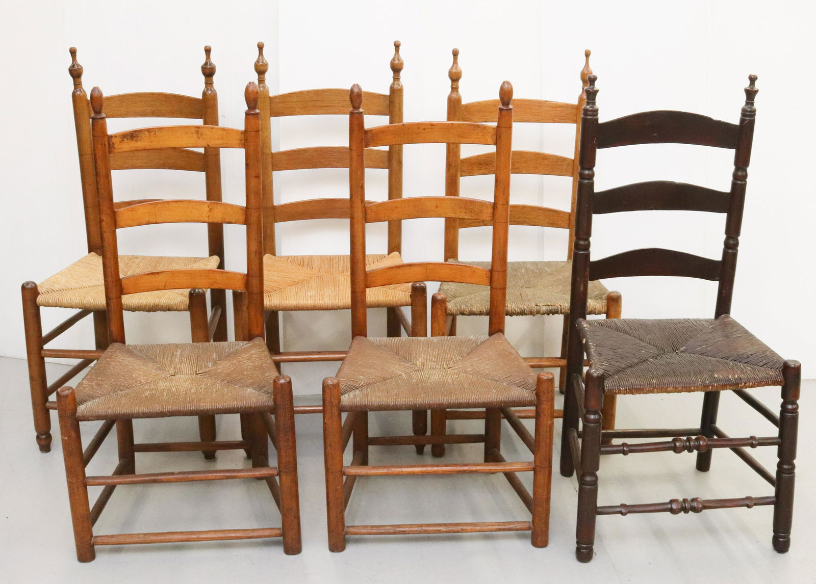 GROUP LOT OF (6) ANTIQUE CHAIRS (1 of 4)